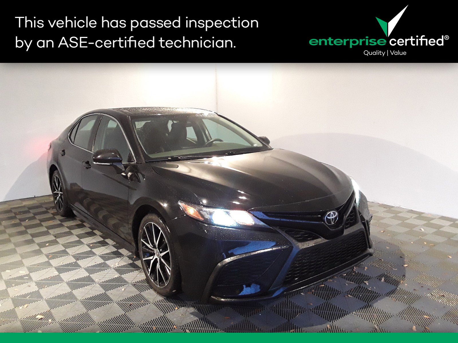 Used 2022 Toyota Camry SE Auto