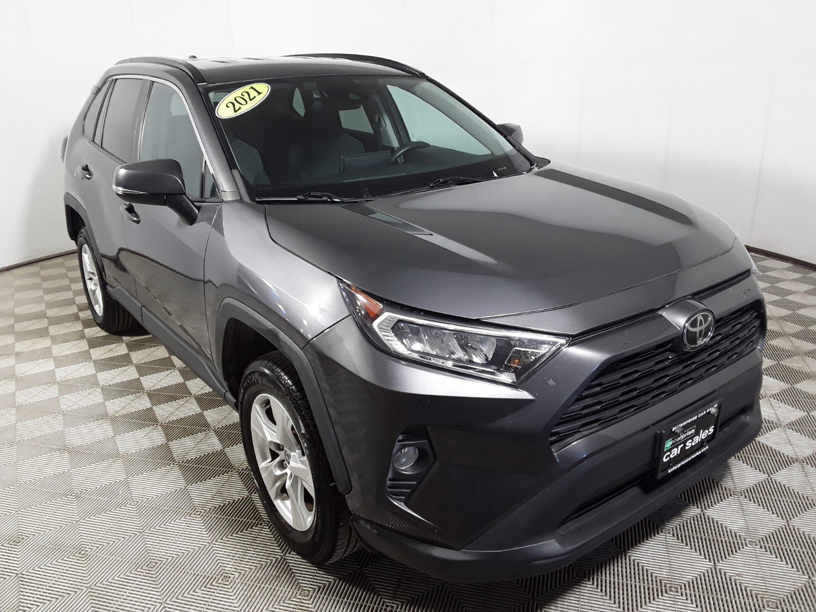 Used 2021 Toyota RAV4 XLE FWD