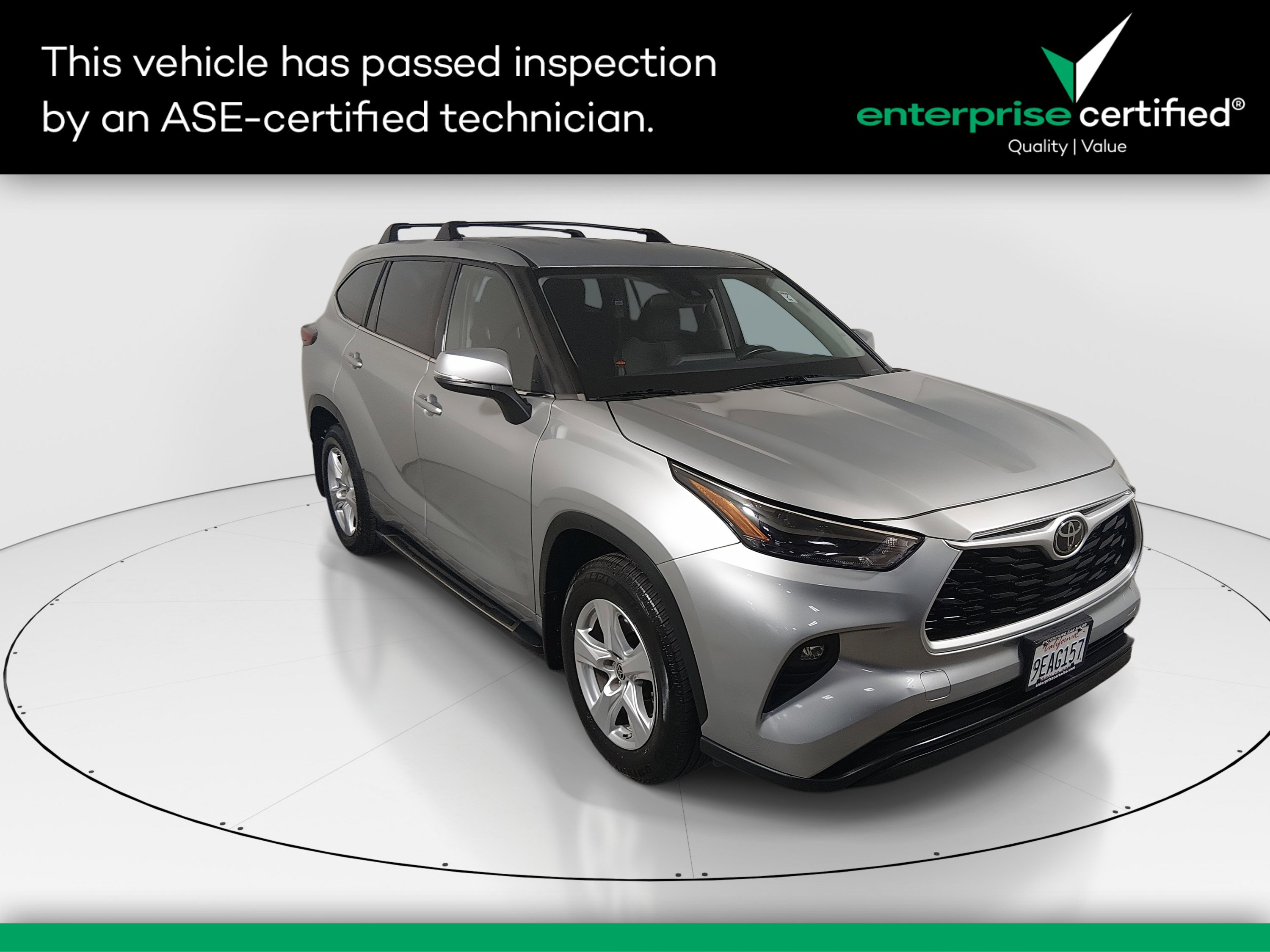 2022 Toyota Highlander LE's photo