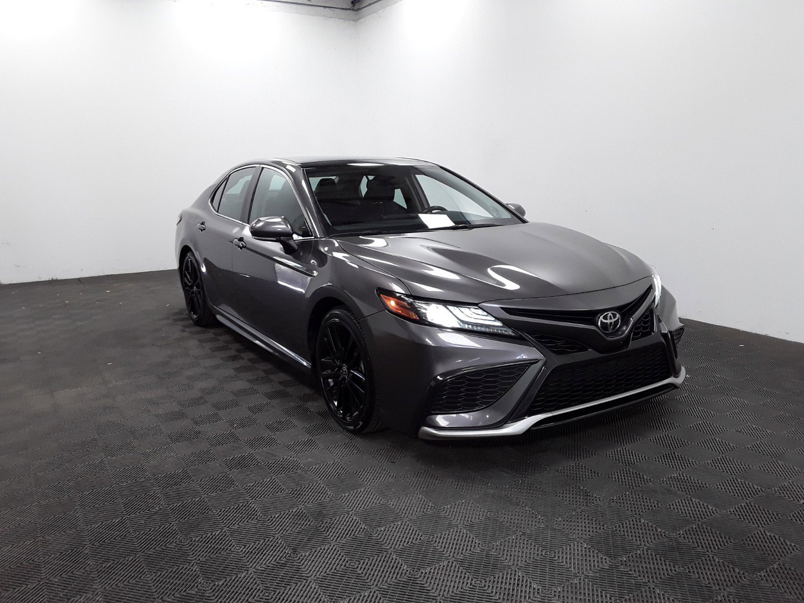 2021 Toyota Camry XSE Auto