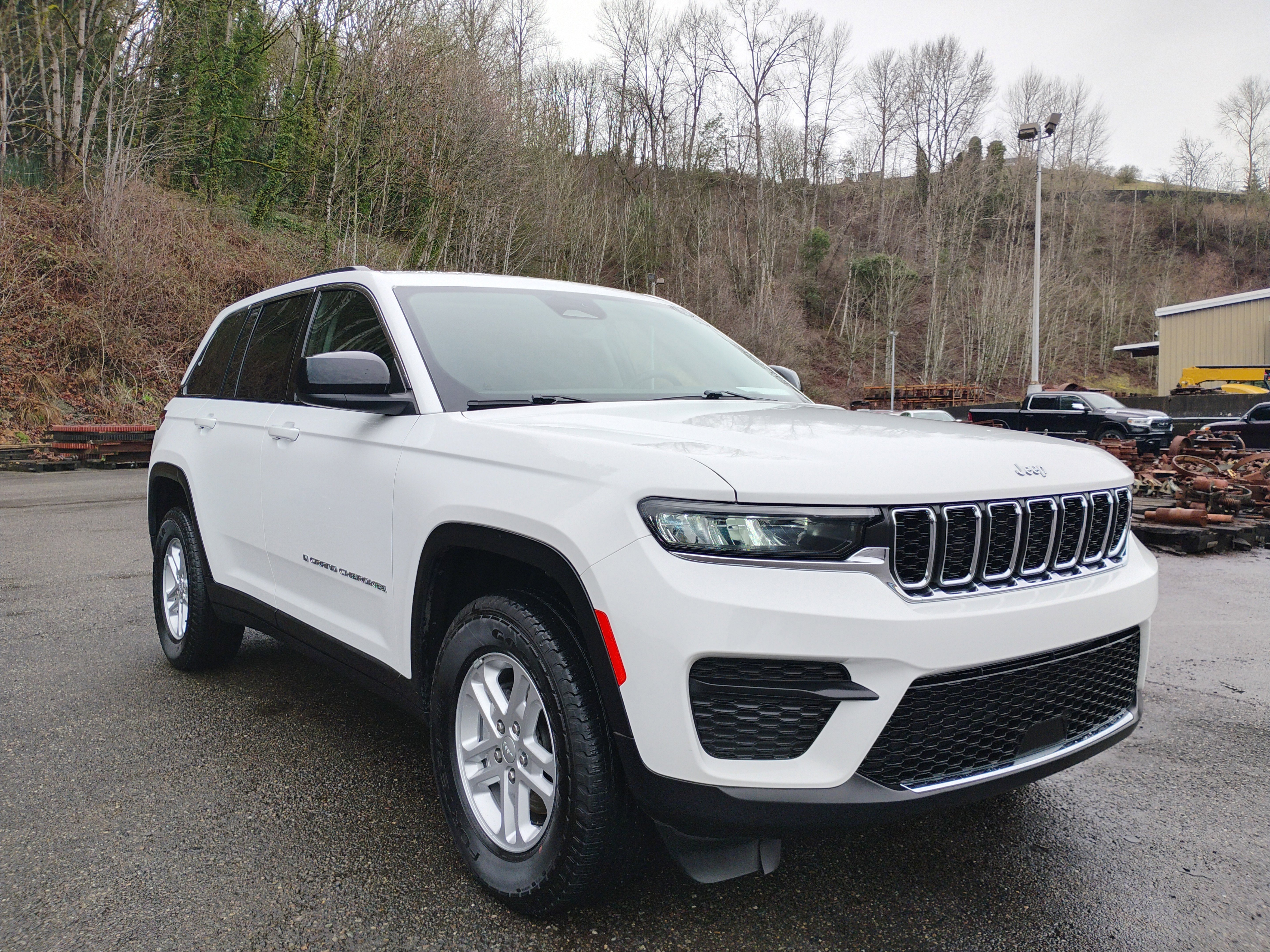 2024 Jeep Grand Cherokee Laredo 4x4