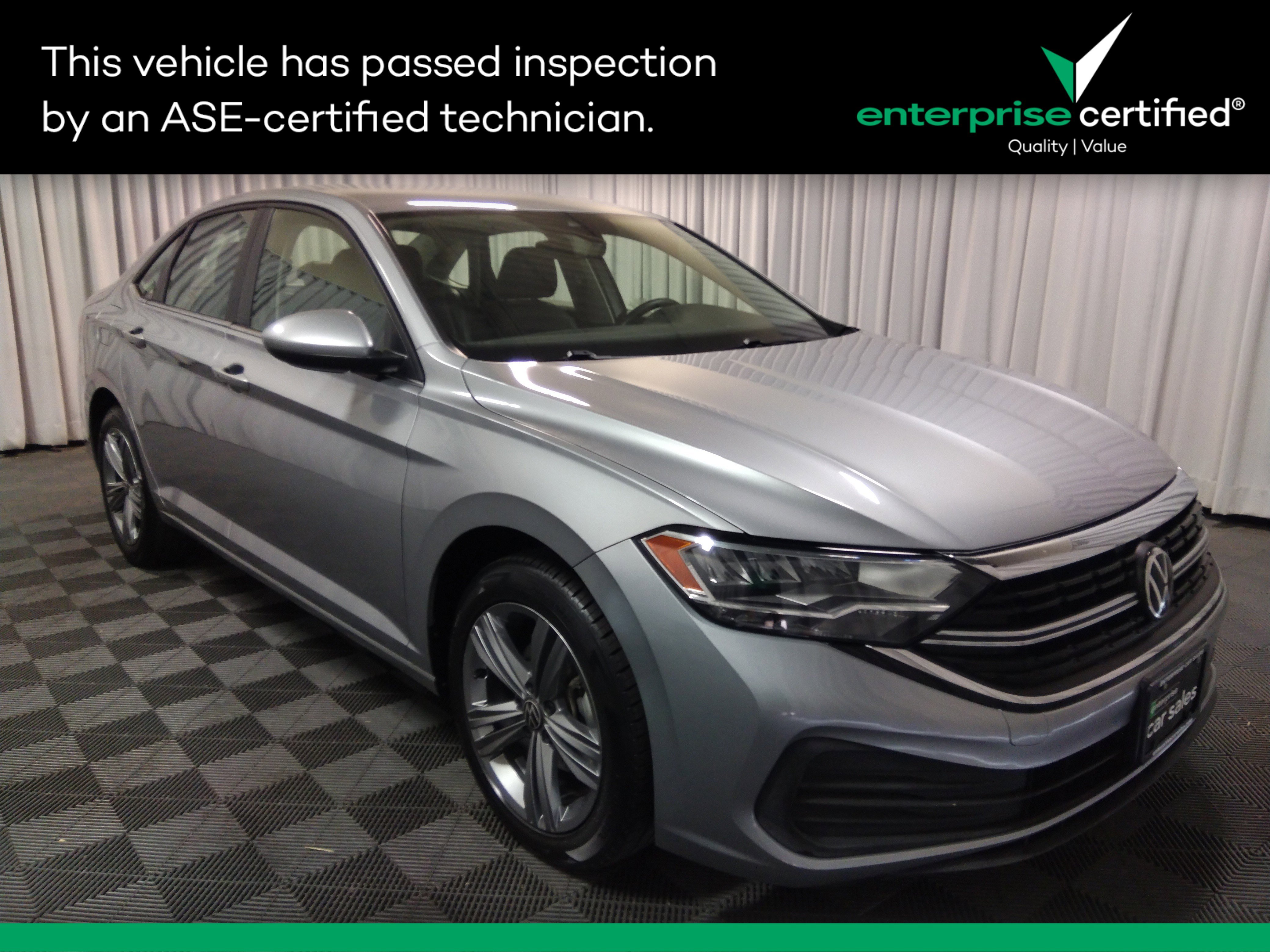 Used 2024 Volkswagen Jetta SE Auto