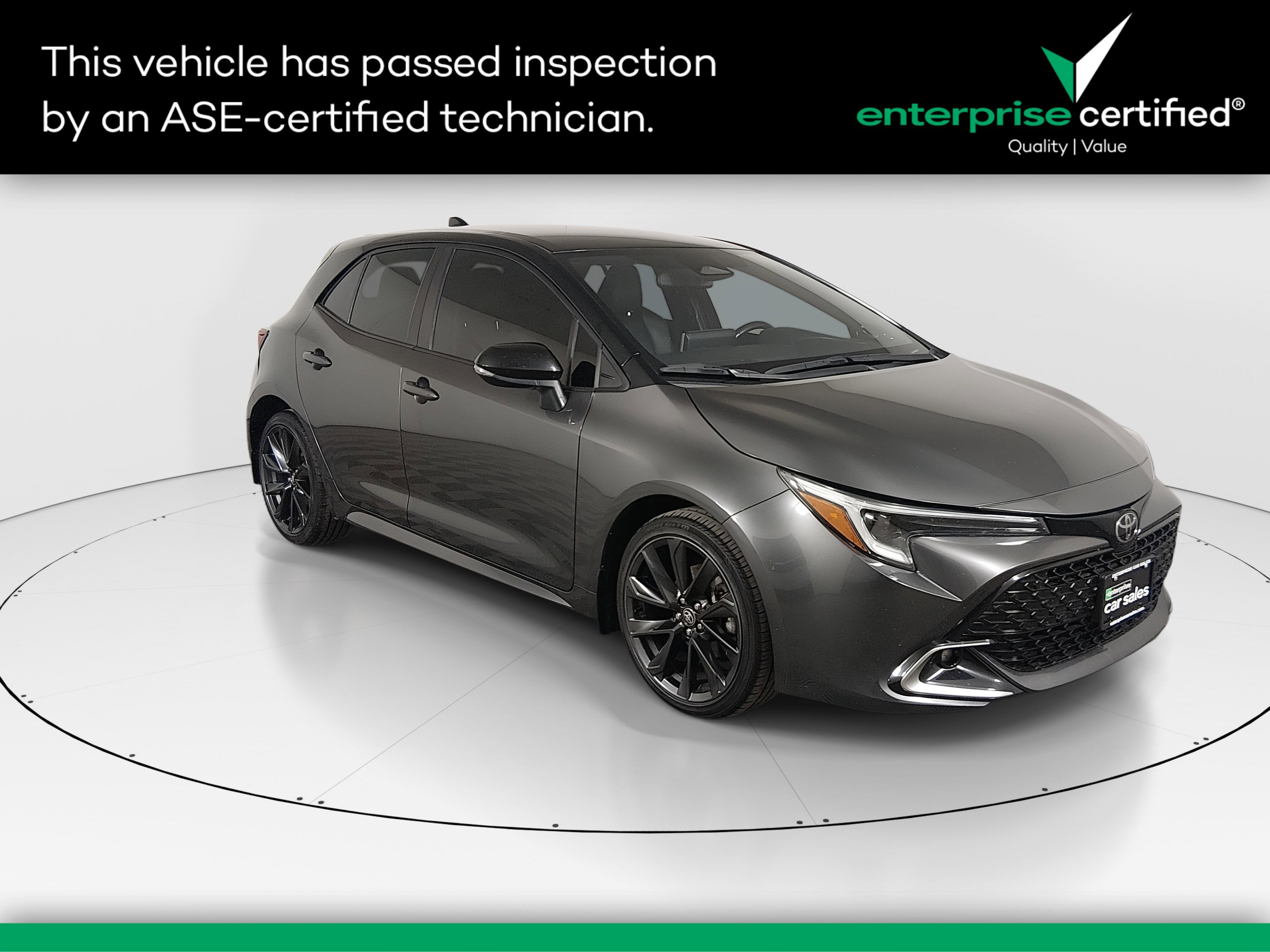 2023 Toyota Corolla Hatchback XSE's photo