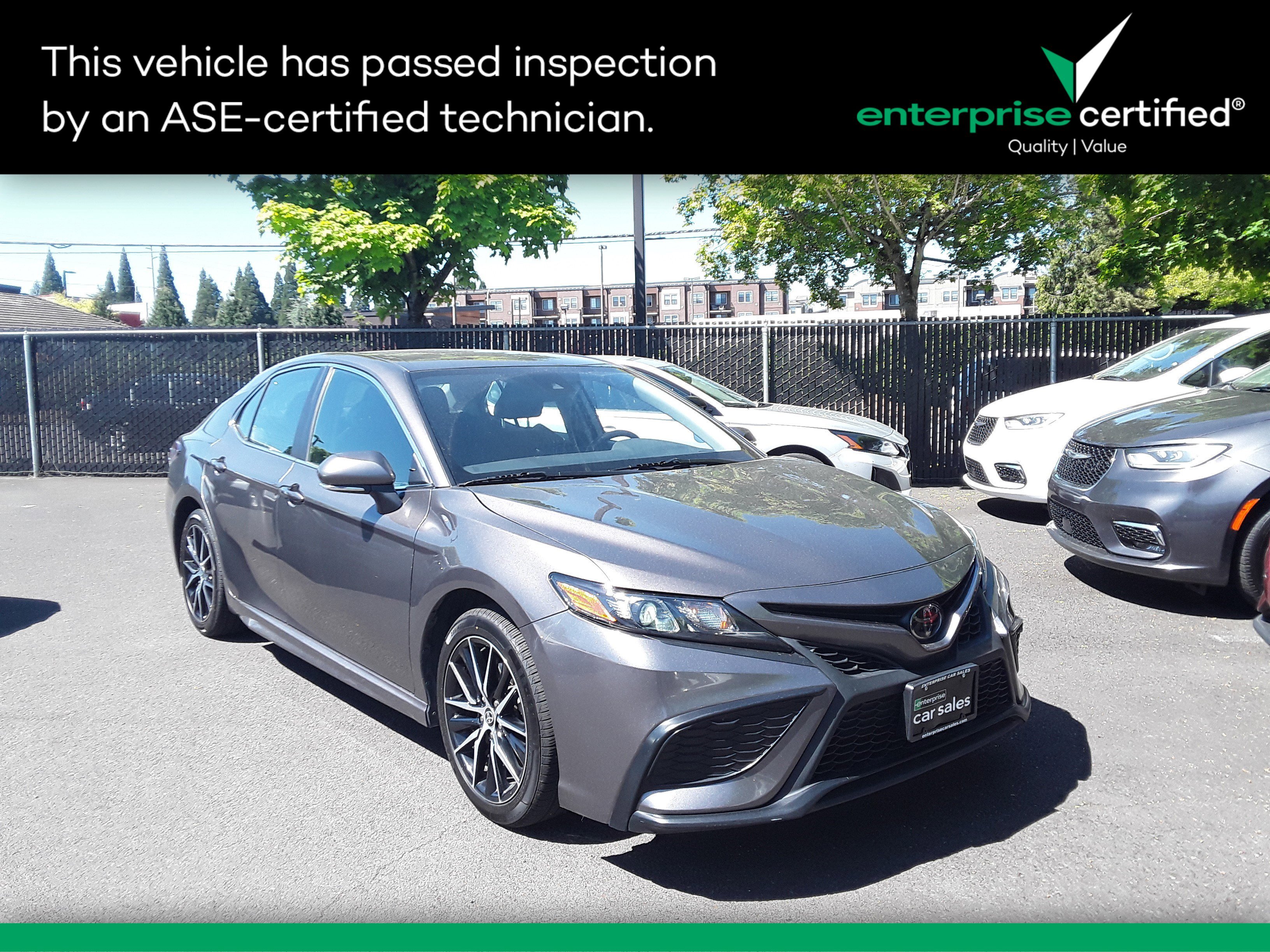 2022 Toyota Camry SE Auto
