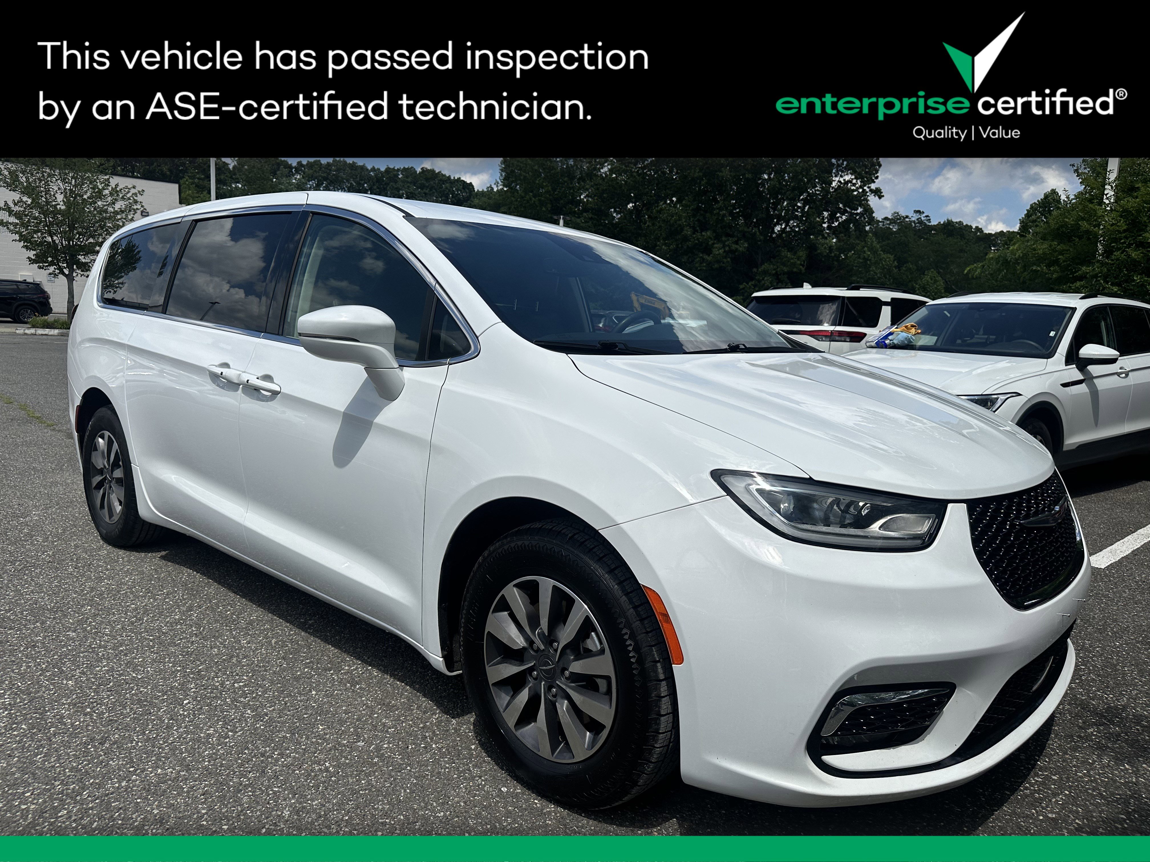 Used 2022 Chrysler Pacifica Hybrid Touring L FWD