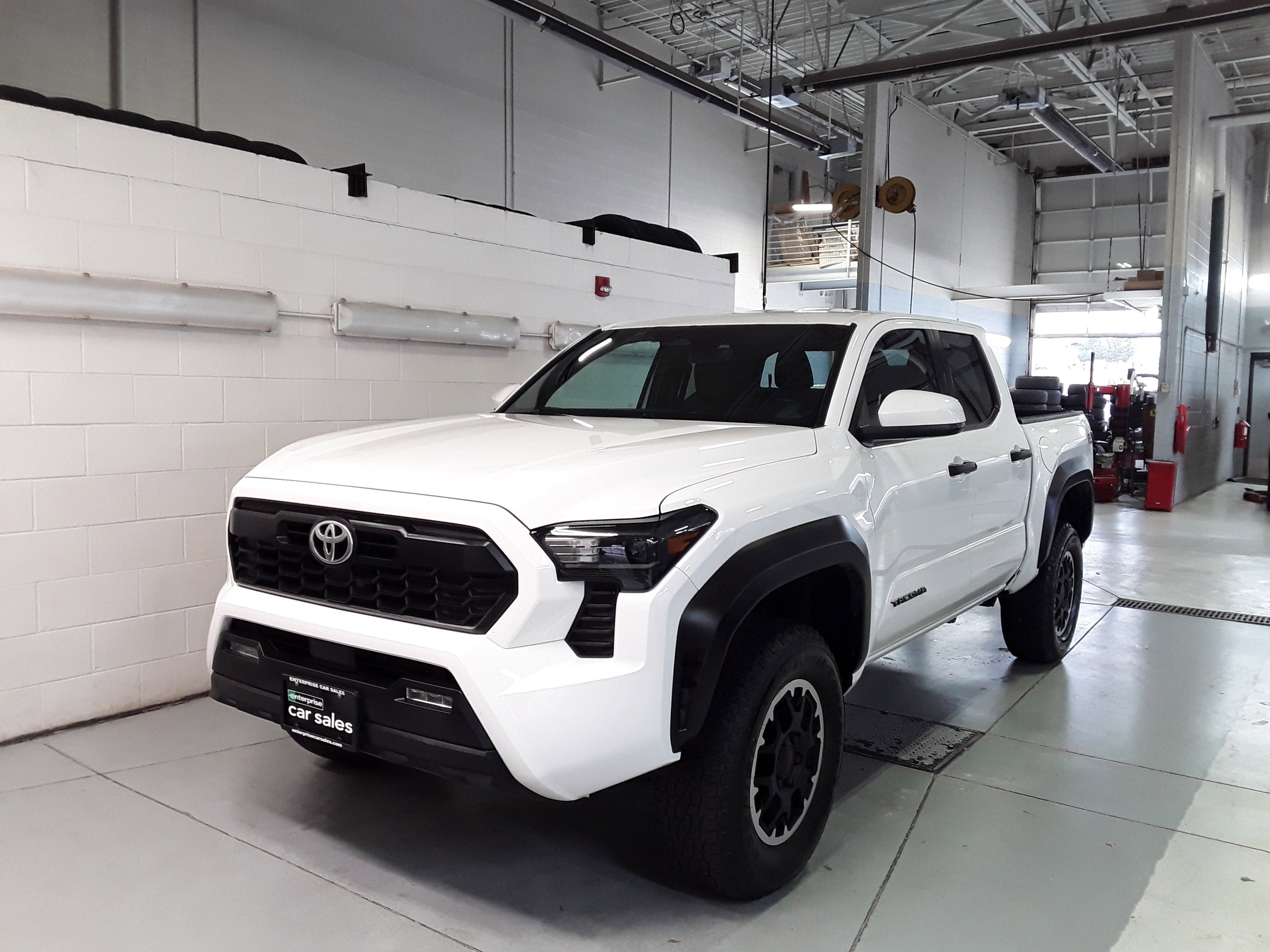 Image of Used 2024 Toyota Tacoma 4WD TRD Off Road Double Cab 5' Bed AT