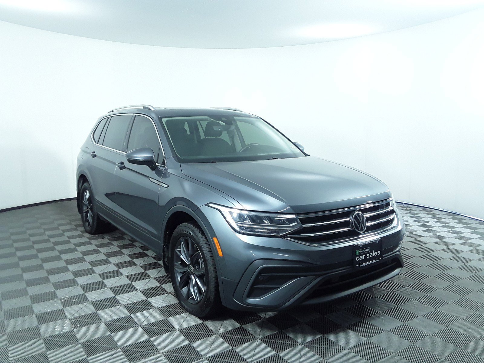 2022 Volkswagen Tiguan 2.0T SE FWD