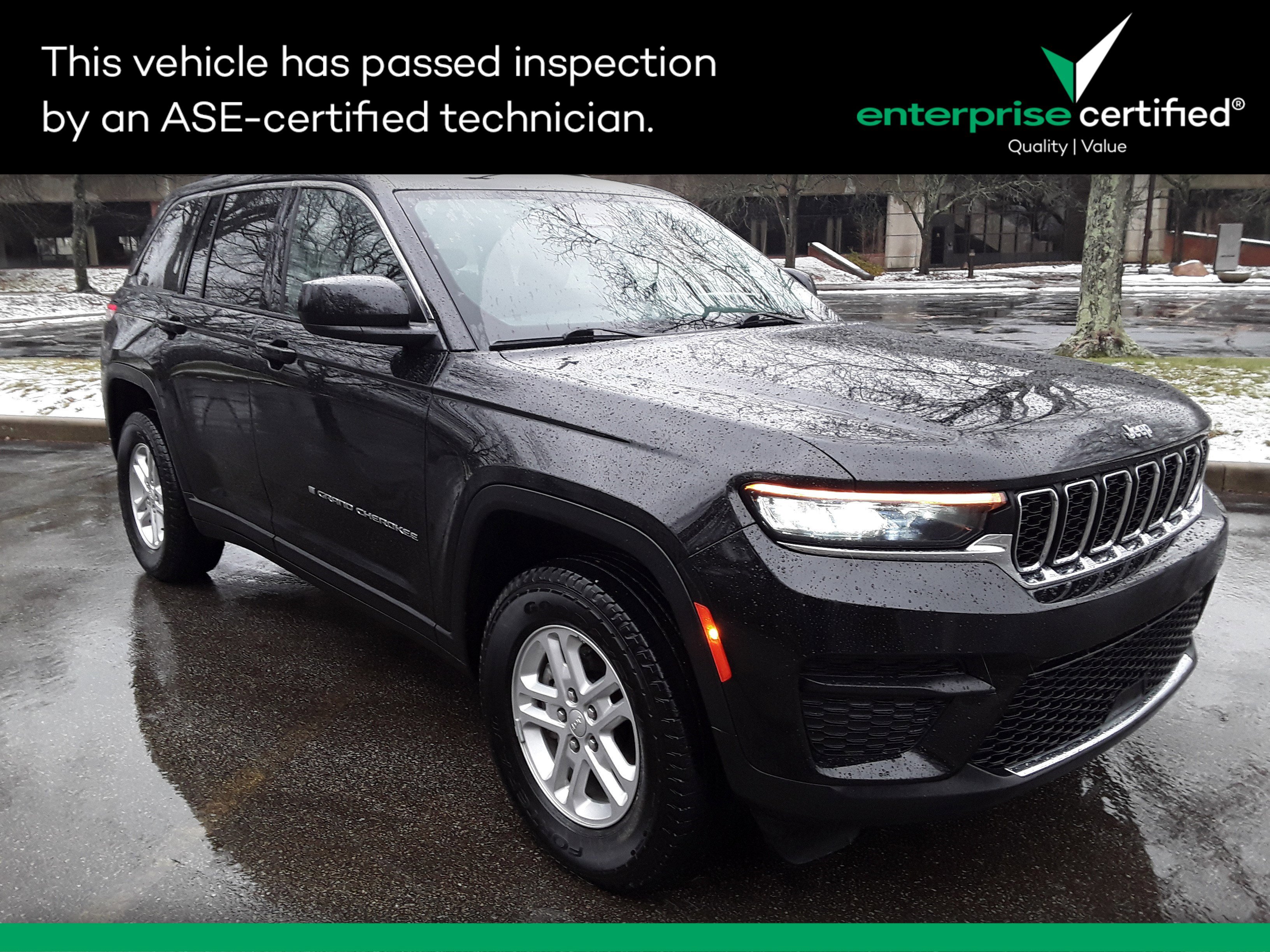 Used 2023 Jeep Grand Cherokee Laredo 4x4