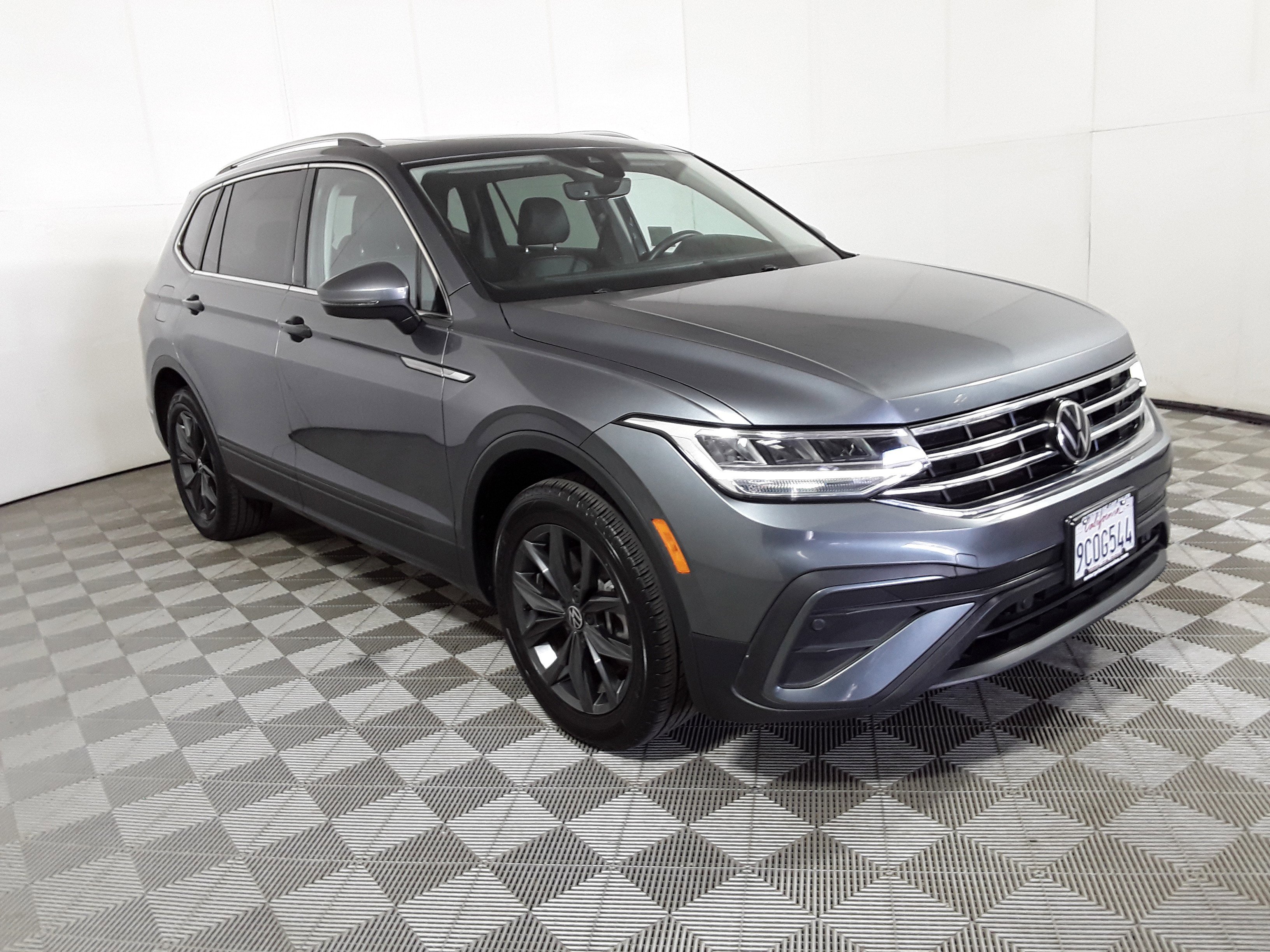 2022 Volkswagen Tiguan 2.0T SE FWD