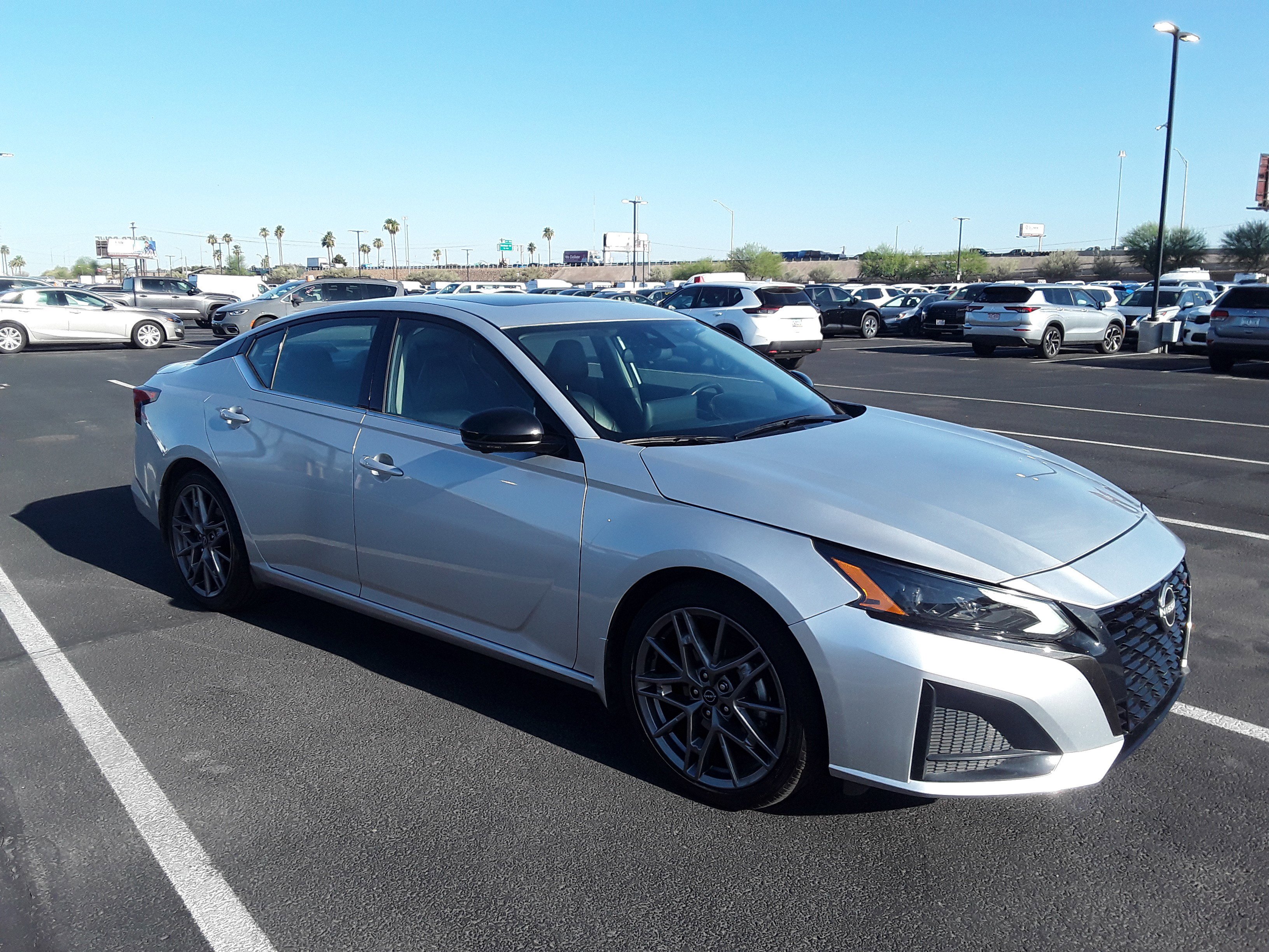 2023 Nissan Altima 2.0 SR Sedan