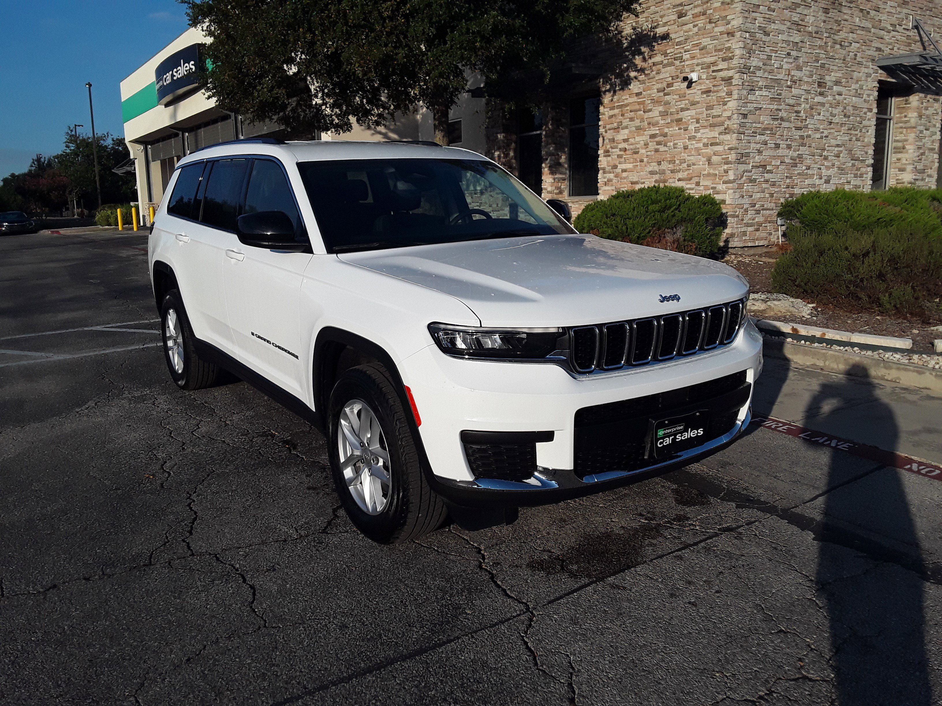 Used 2023 Jeep Grand Cherokee L Laredo 4x2