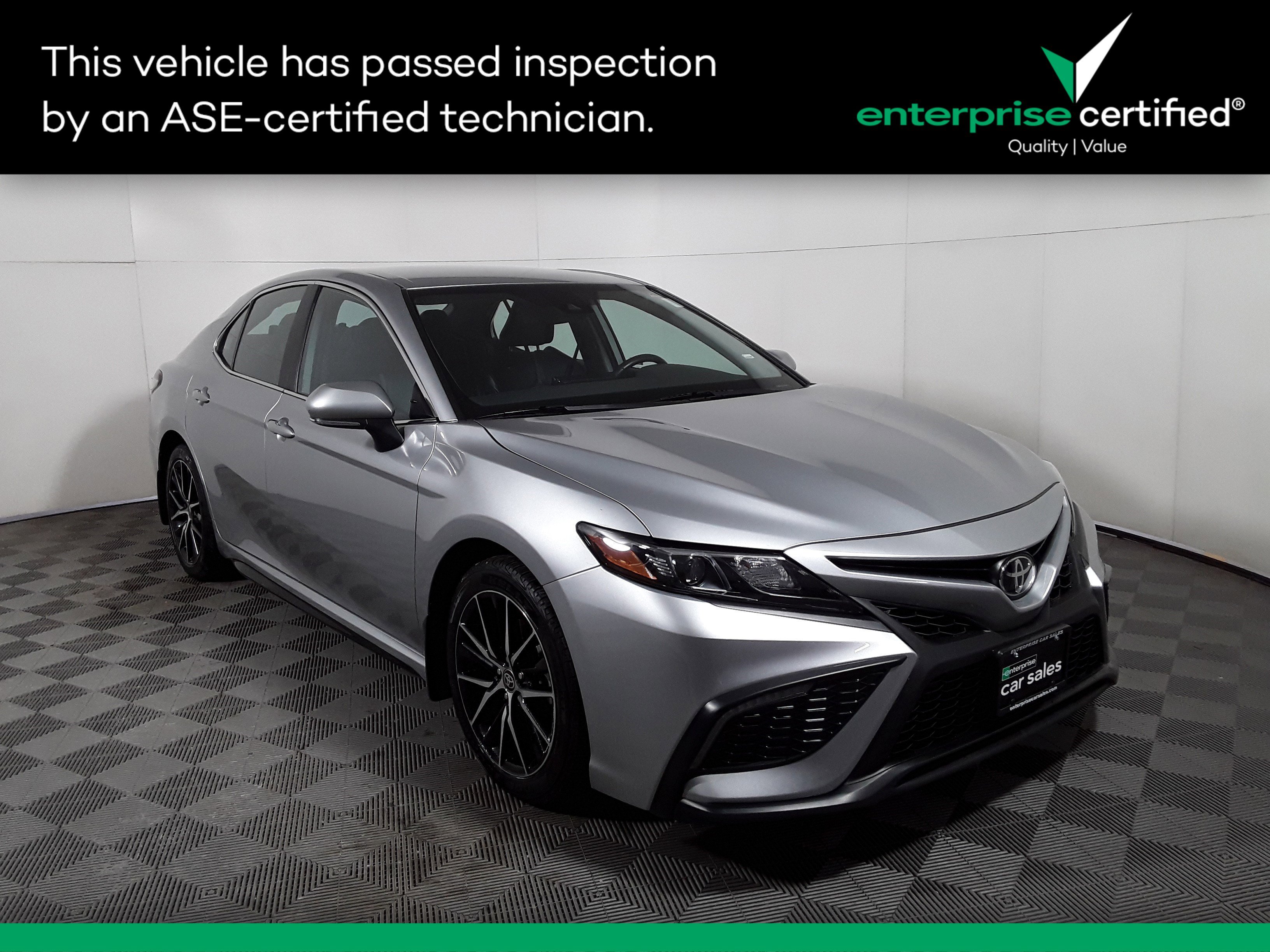 2022 Toyota Camry SE Auto