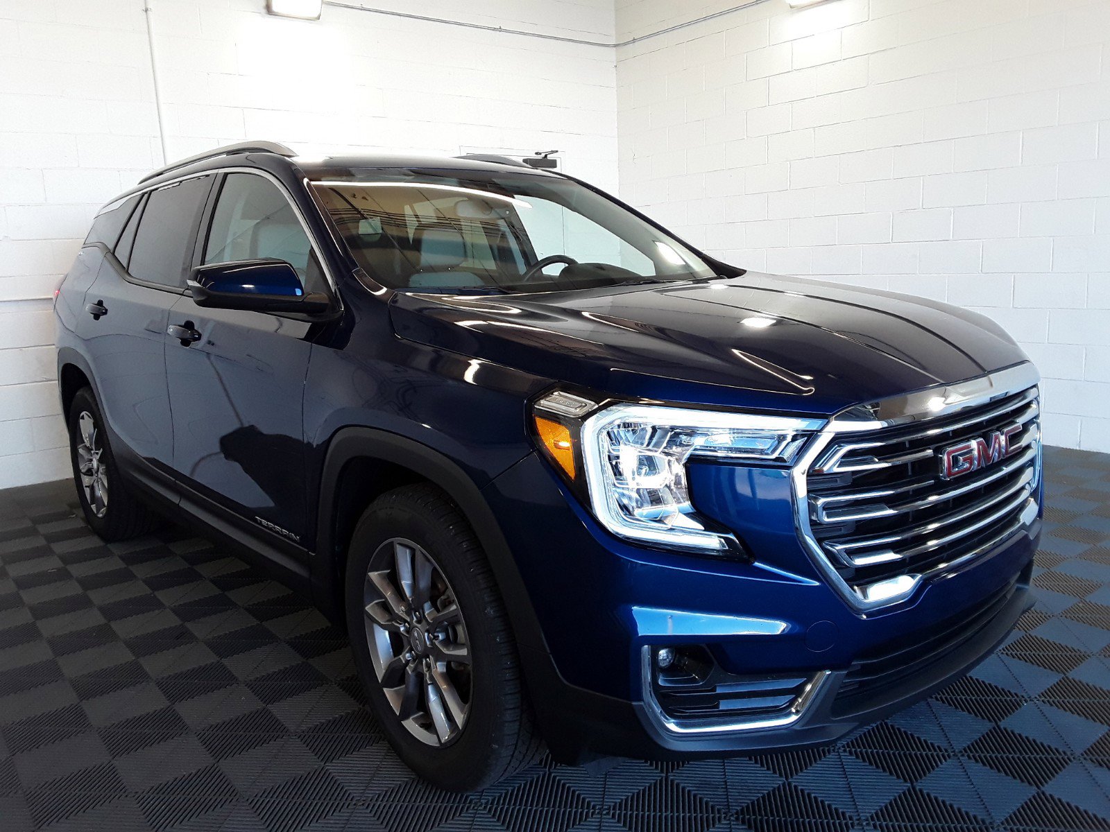 2023 GMC Terrain FWD 4dr SLT