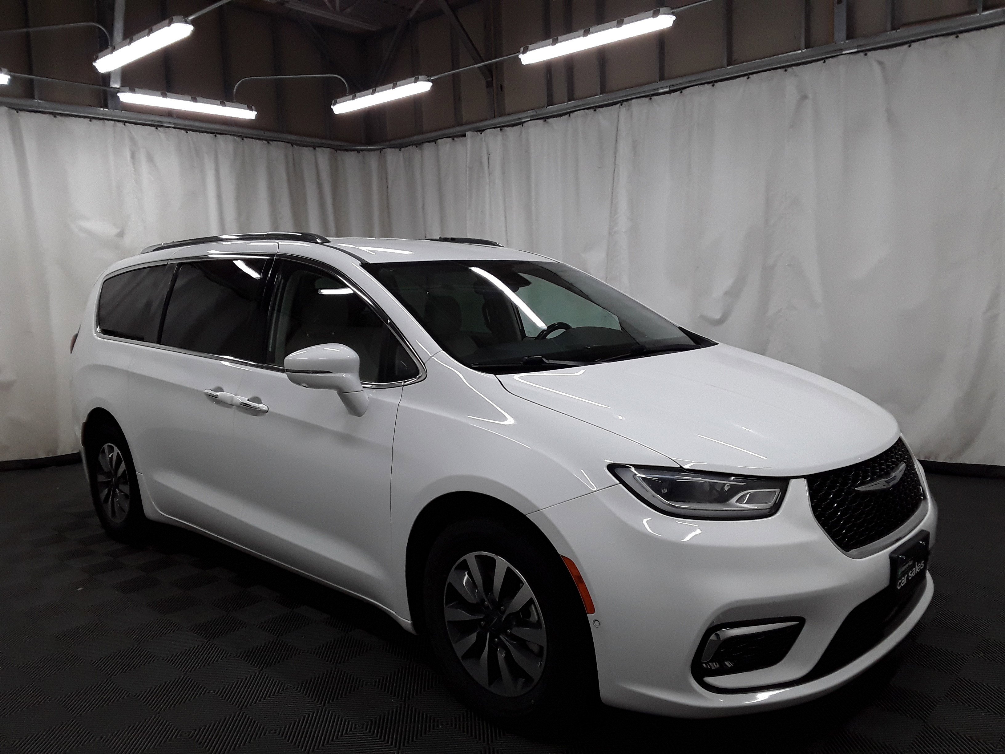 2021 Chrysler Pacifica Hybrid Touring L FWD