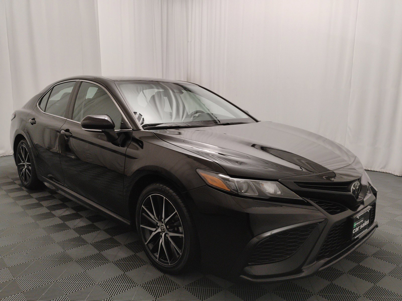 2022 Toyota Camry SE Auto