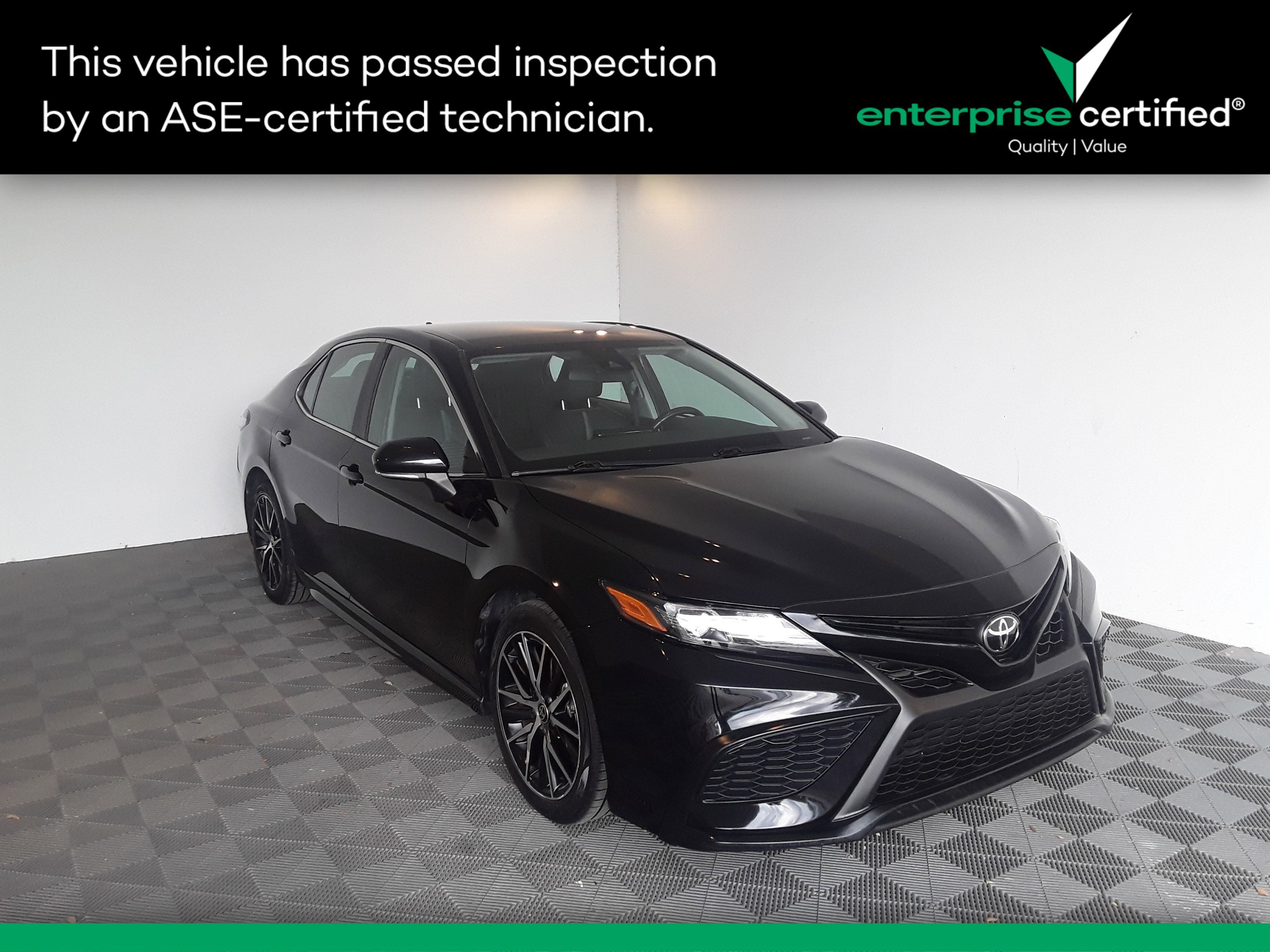2023 Toyota Camry SE Auto