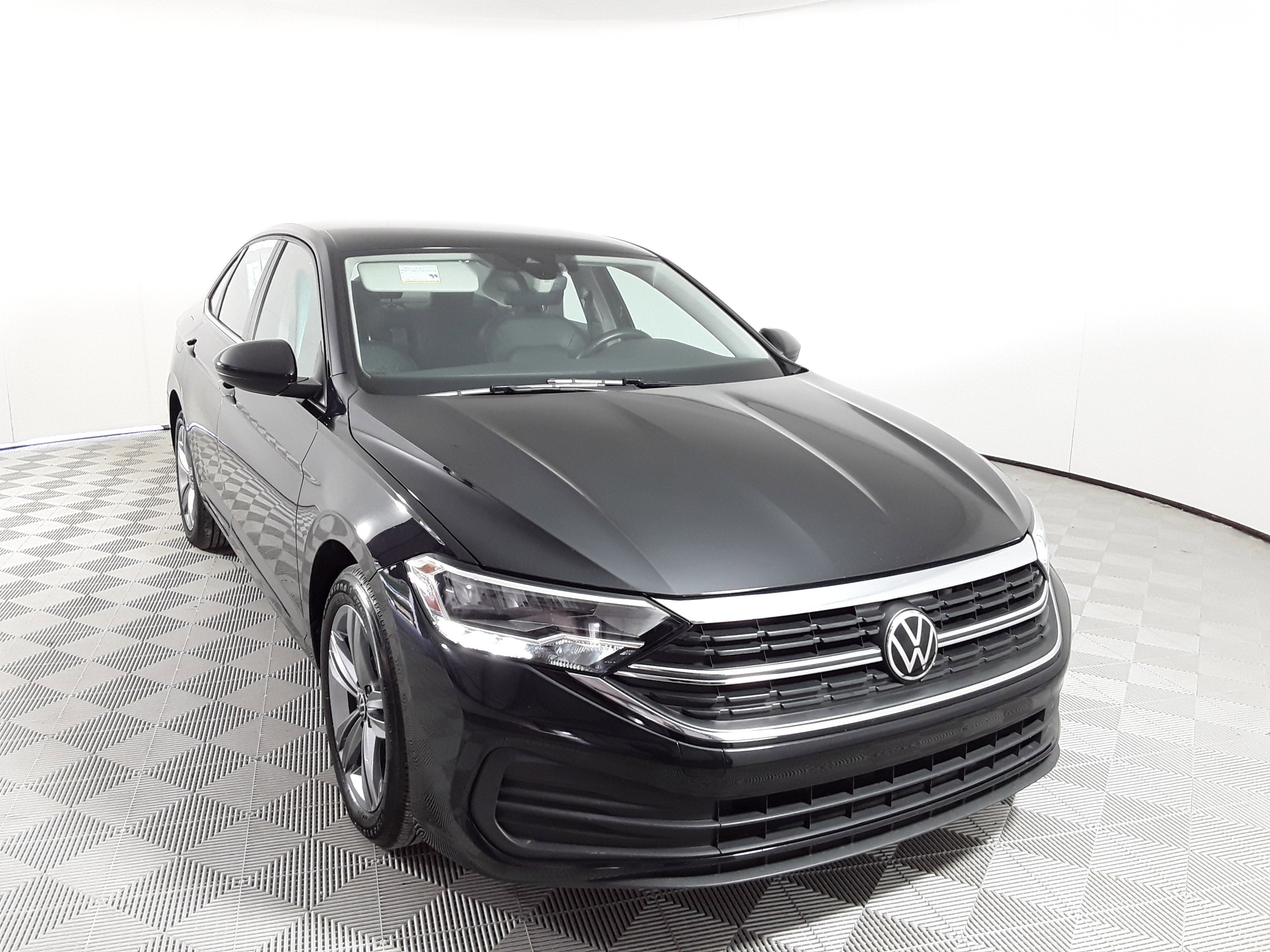 2024 Volkswagen Jetta SE Auto