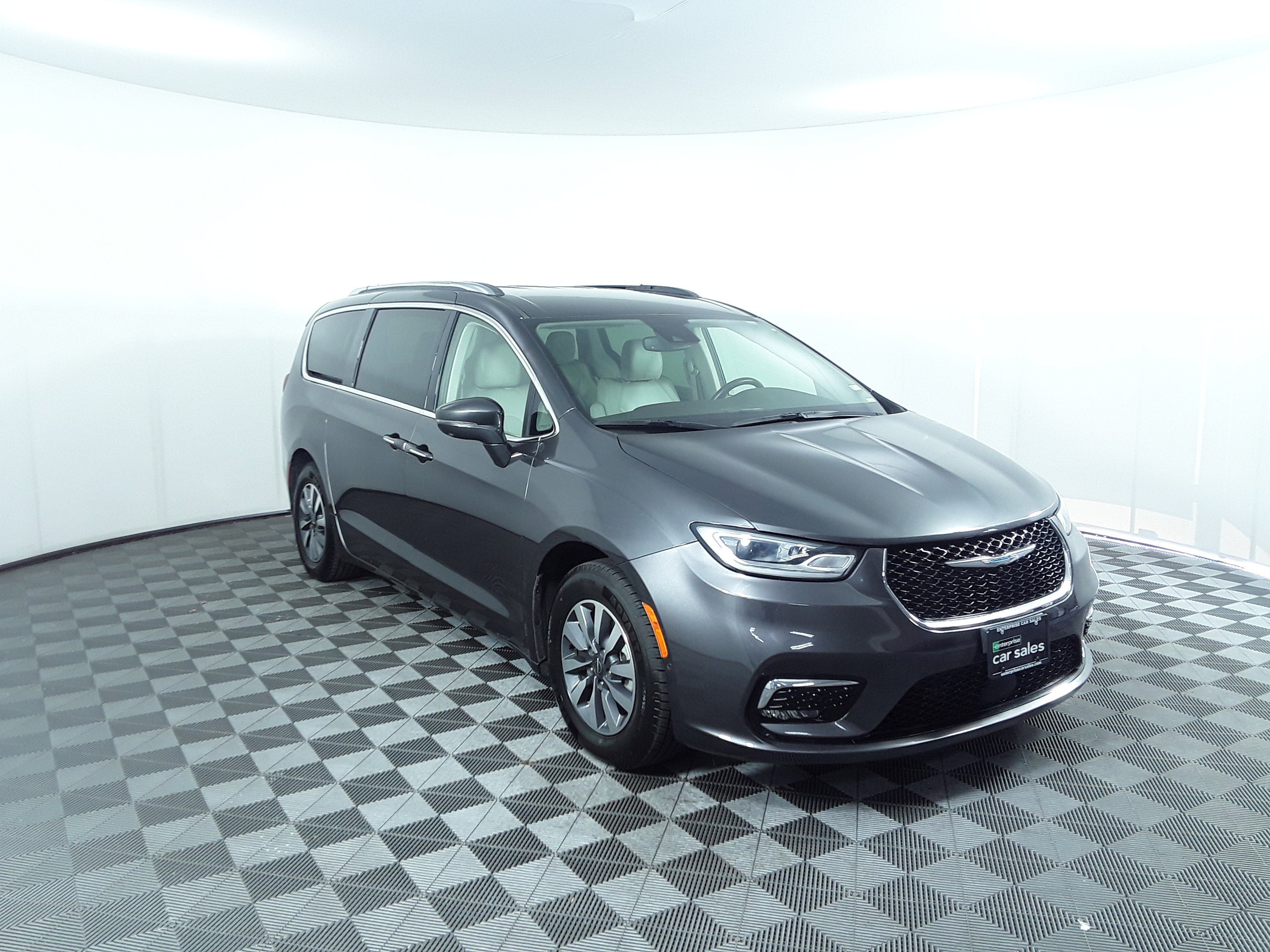 Used 2021 Chrysler Pacifica Hybrid Touring L FWD