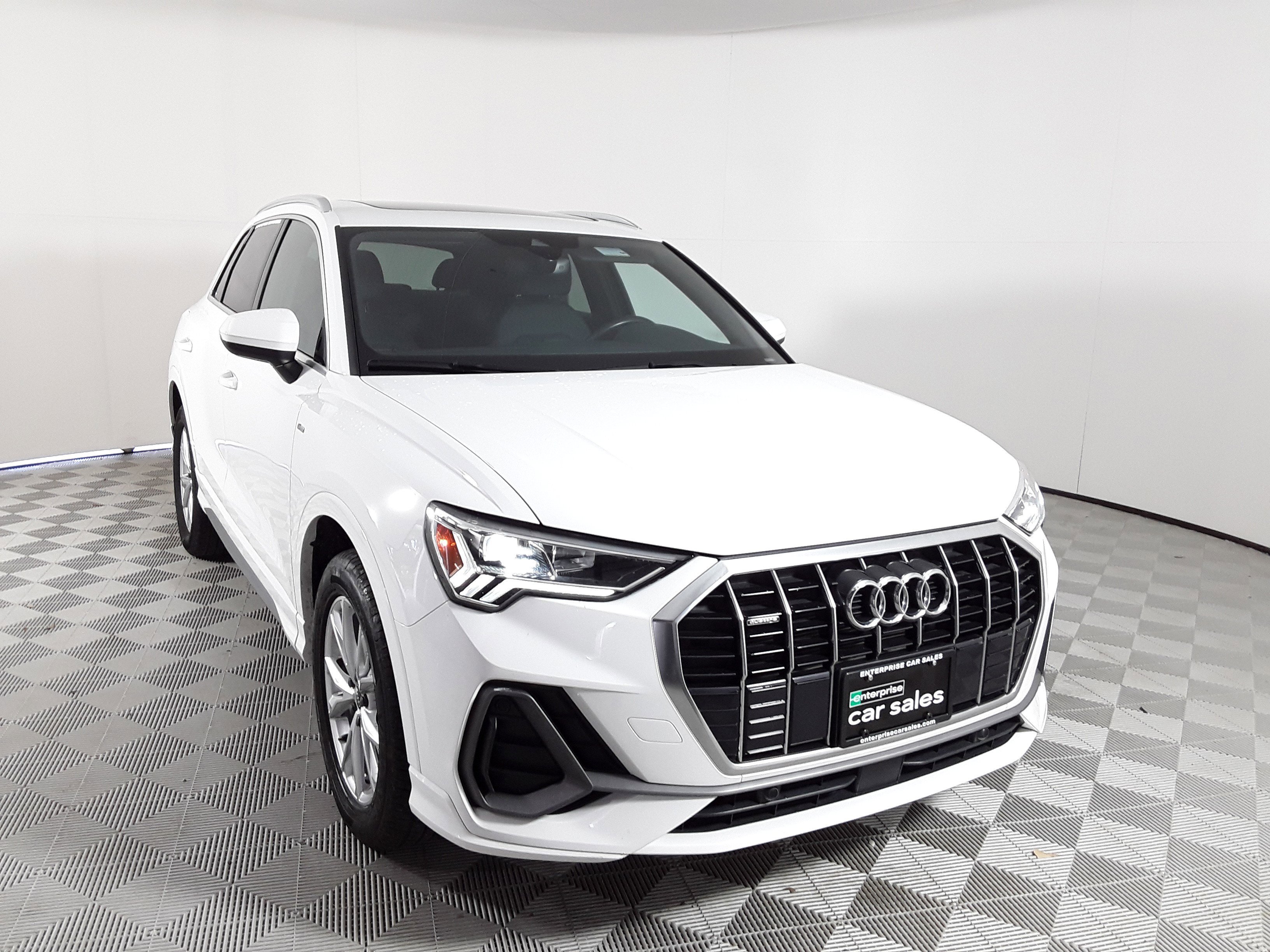 2023 Audi Q3 S line Premium 45 TFSI quattro
