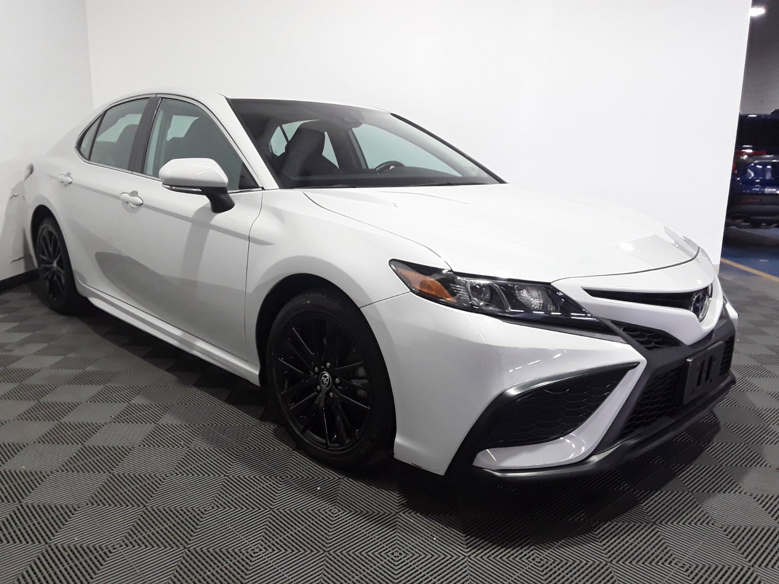 2022 Toyota Camry SE Auto