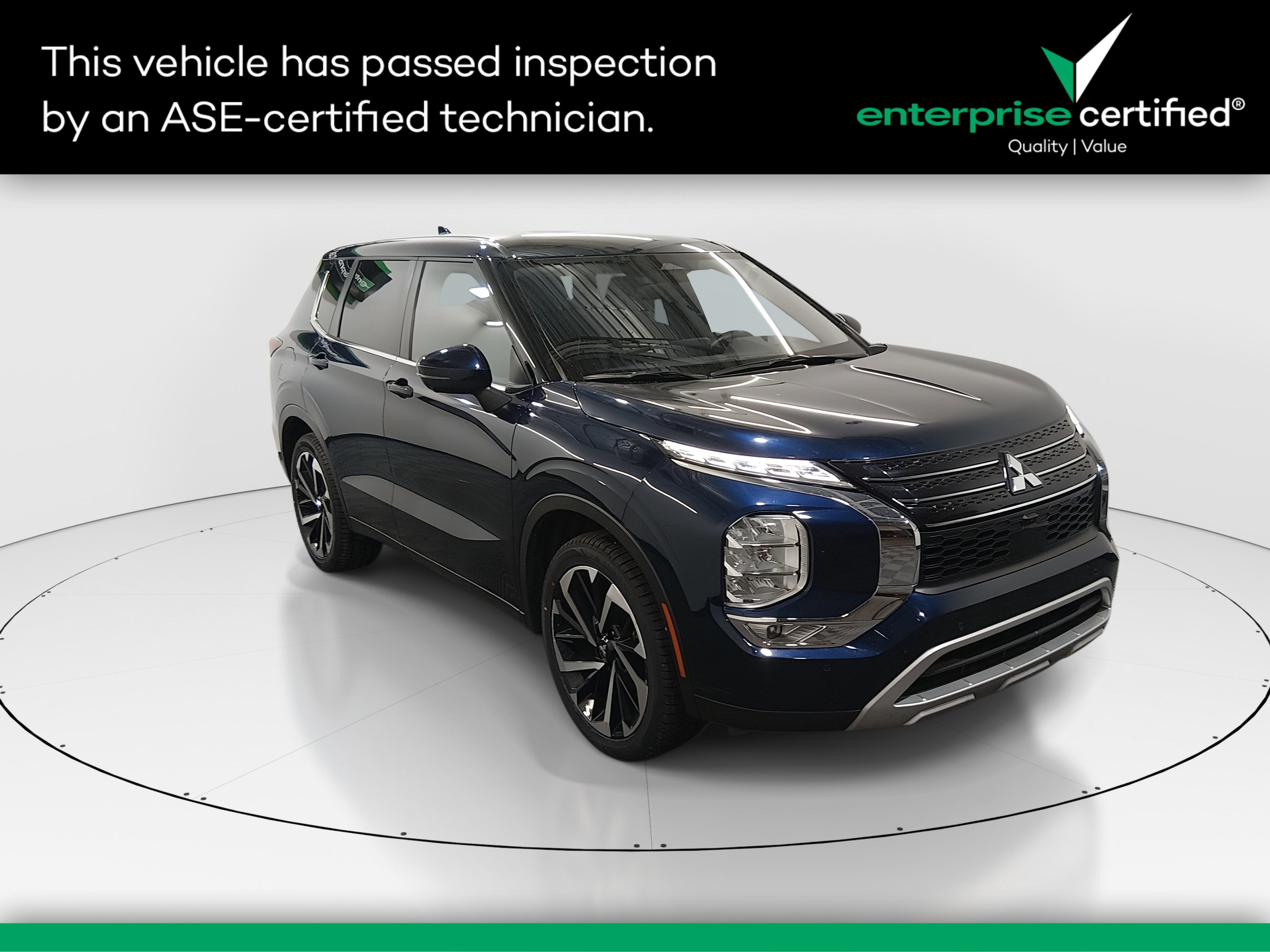 2024 Mitsubishi Outlander SE's photo