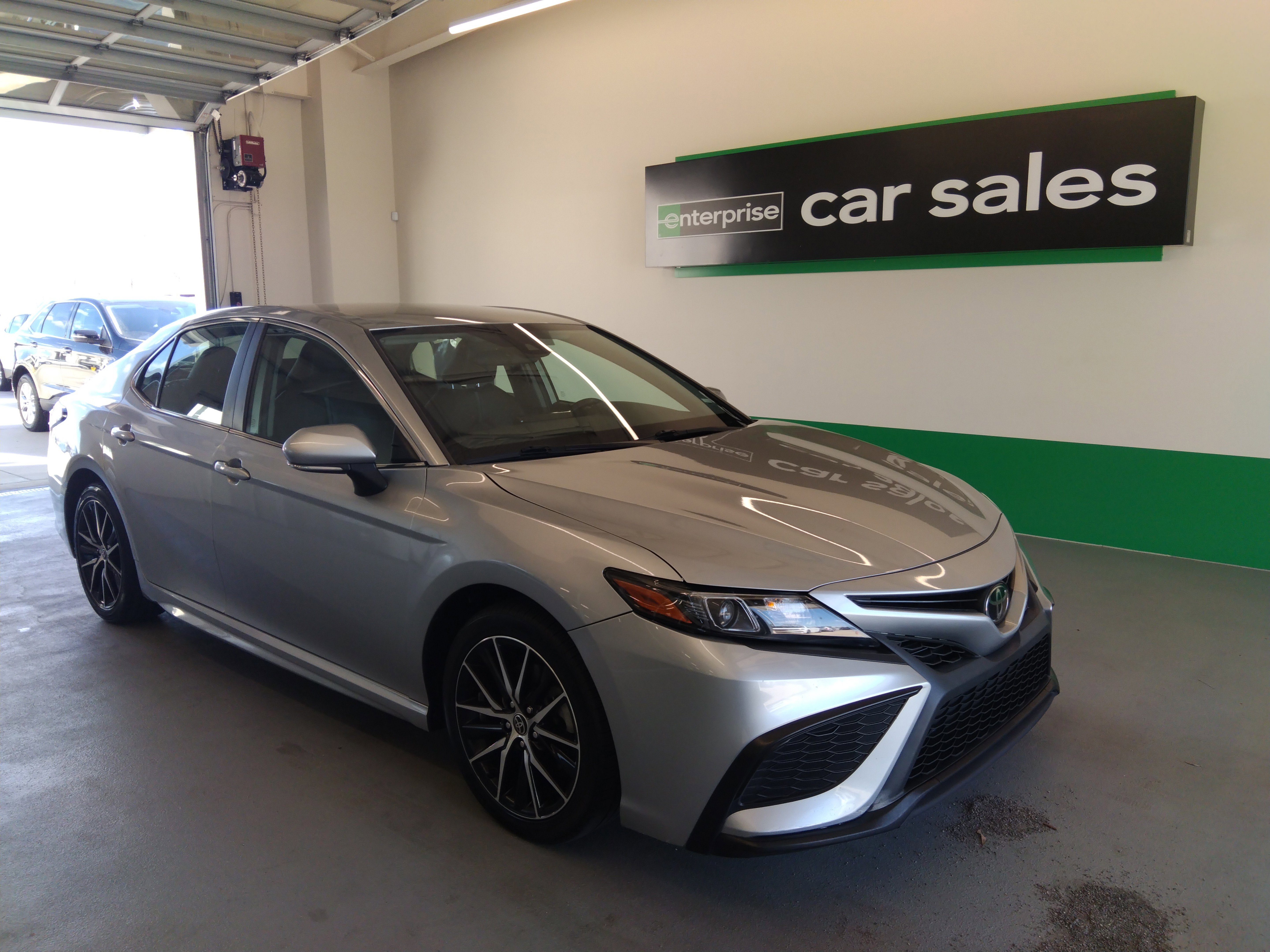 2022 Toyota Camry SE Auto