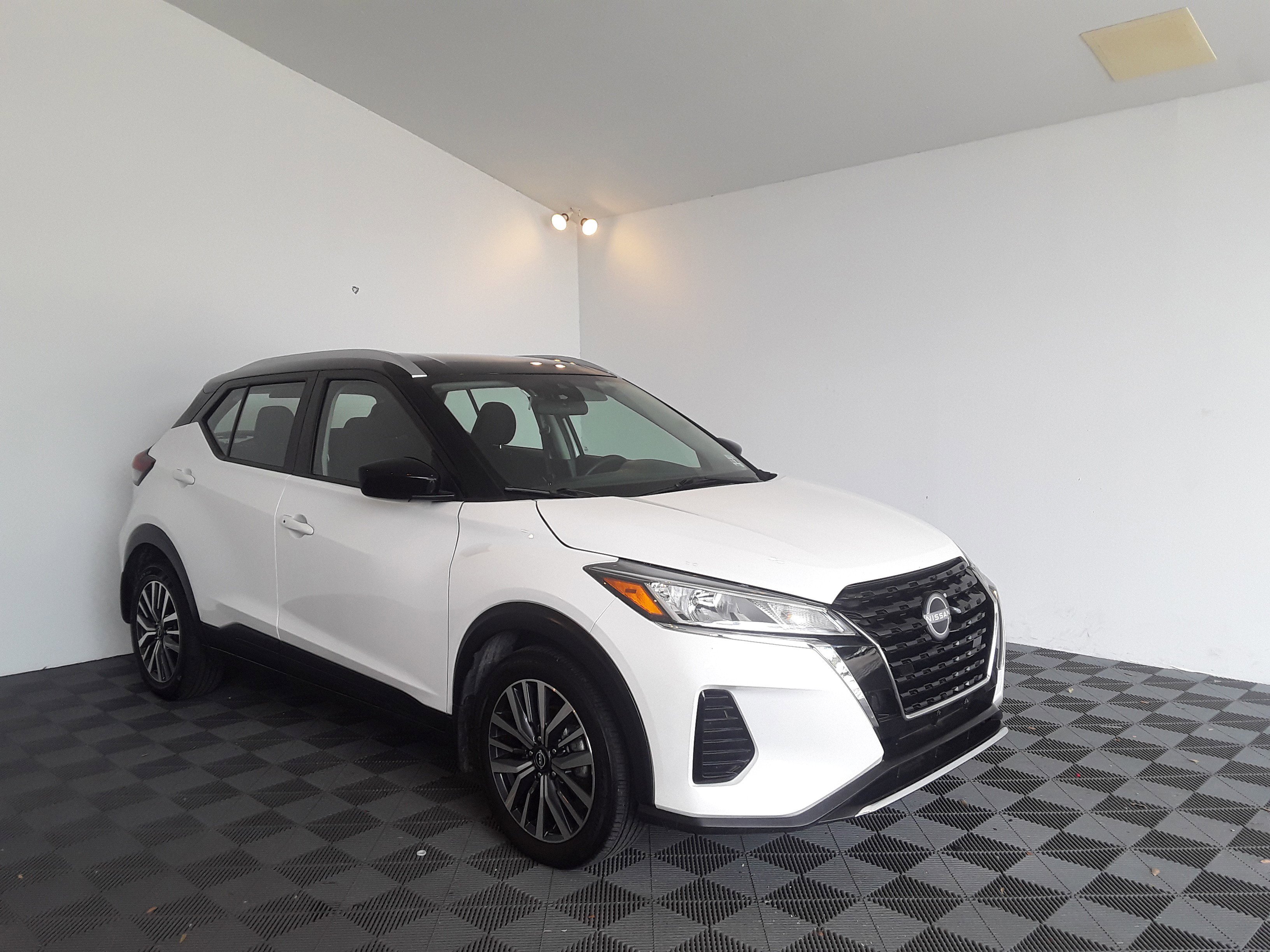 Used 2024 Nissan Kicks SV FWD