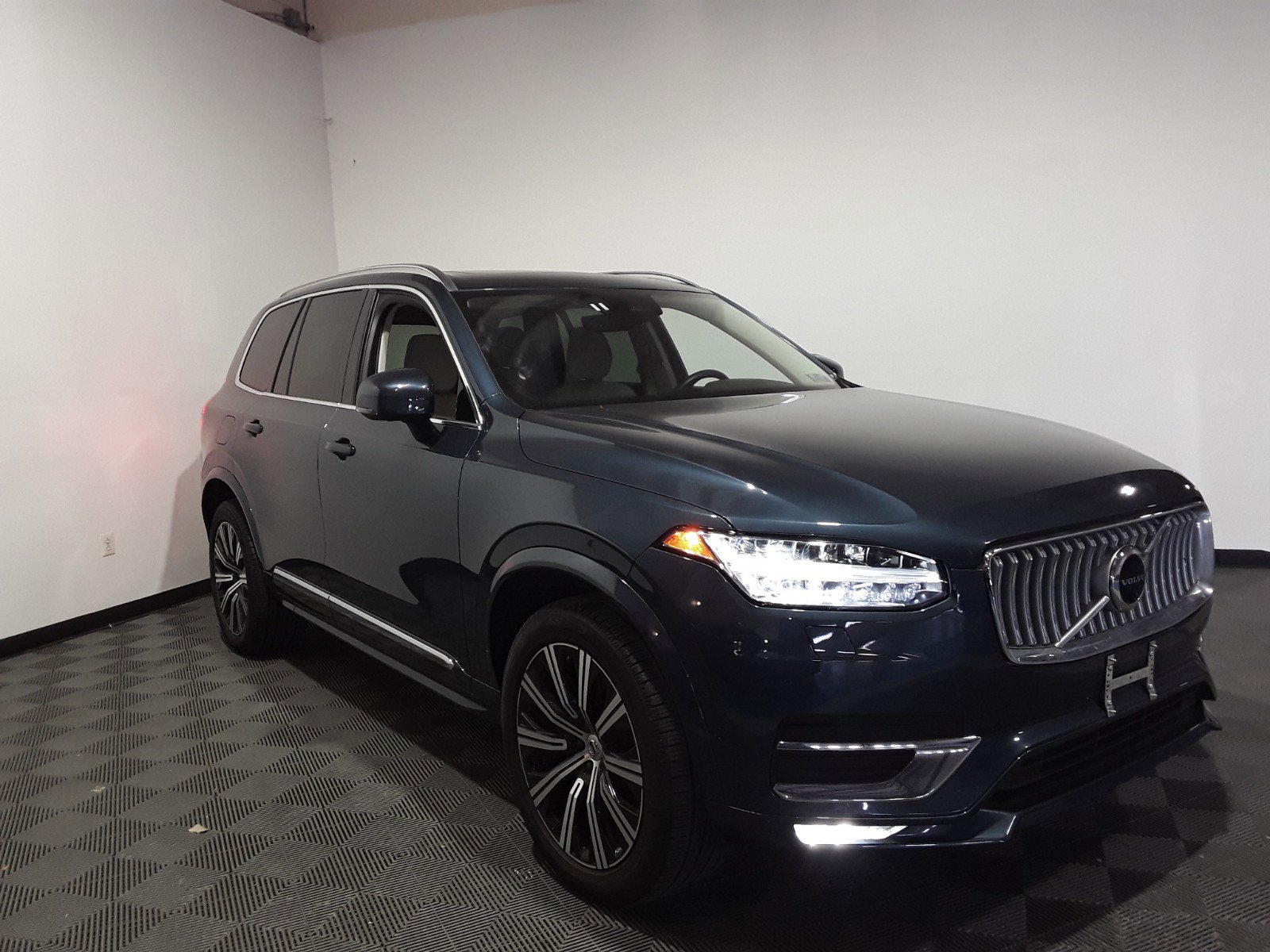 2023 Volvo XC90 Plus B6 AWD 7P