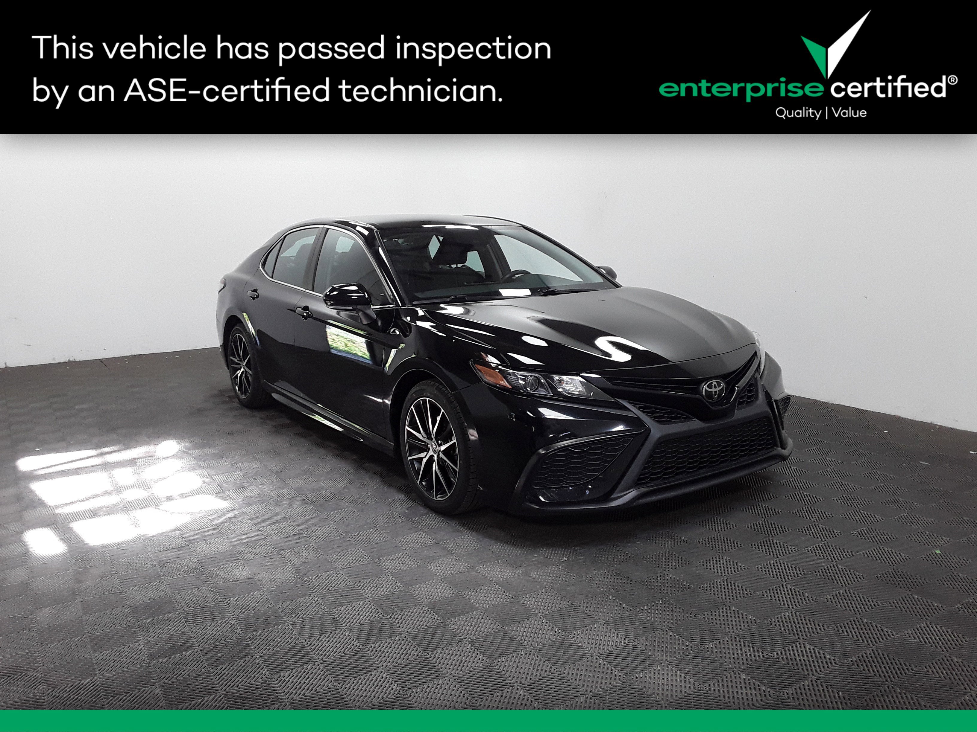 Image 2 of Used 2023 Toyota Camry SE Auto