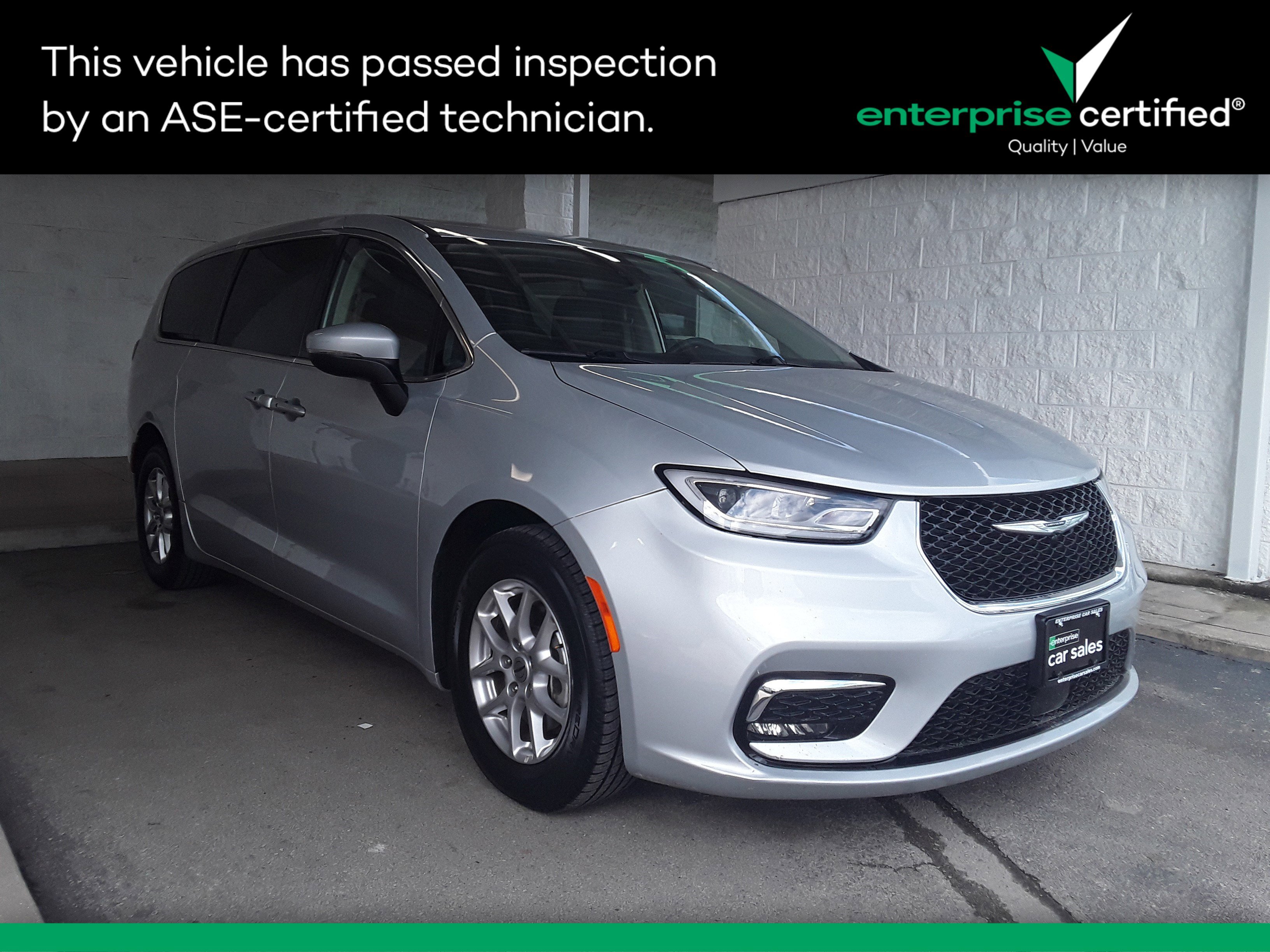 Used 2023 Chrysler Pacifica Touring L FWD