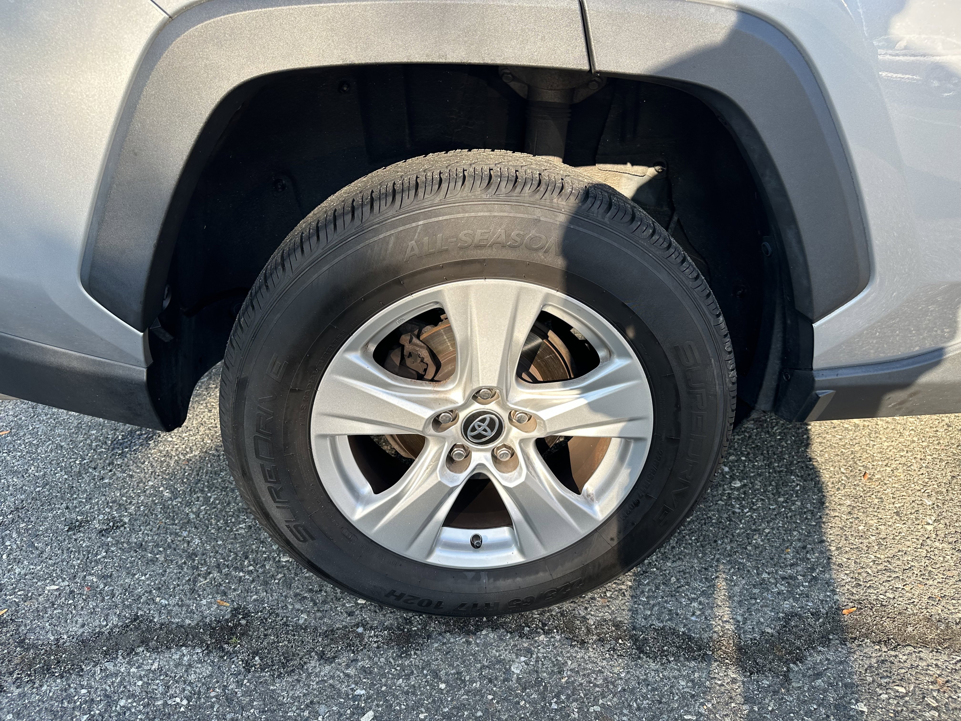 Image of Used 2021 Toyota RAV4 XLE AWD