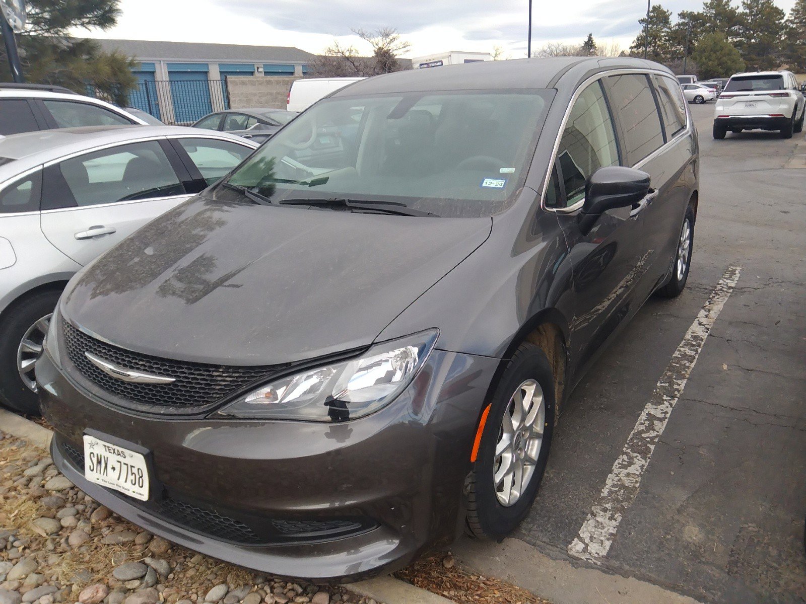 2022 Chrysler Voyager LX FWD