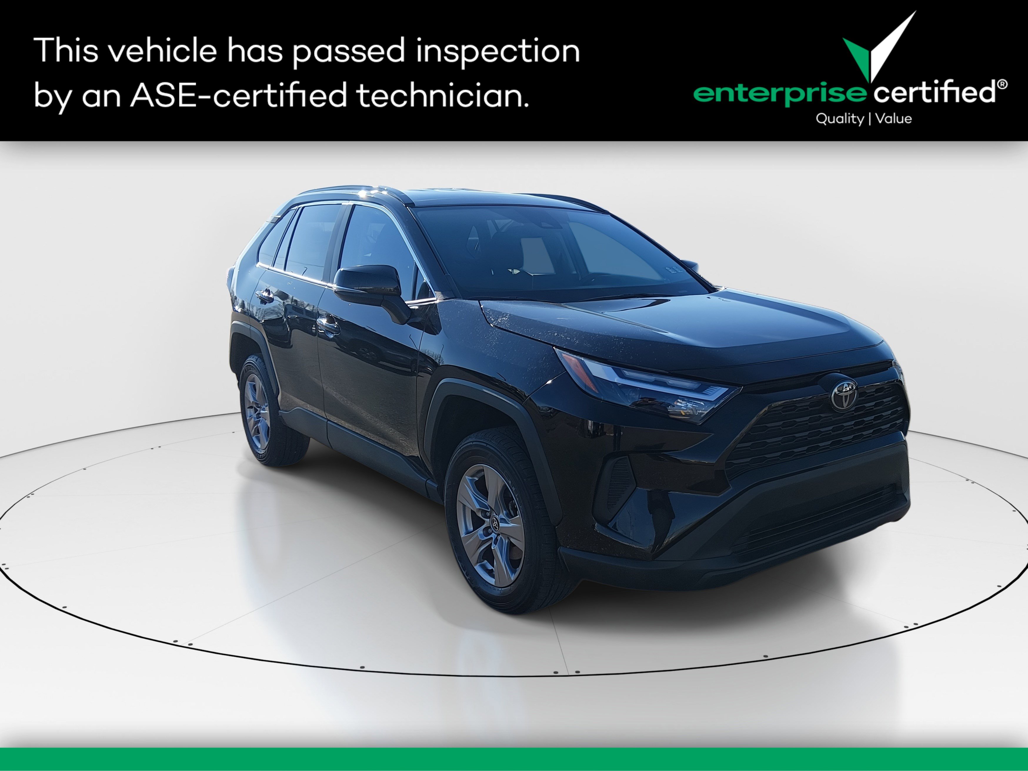 2024 Toyota RAV4 XLE's photo