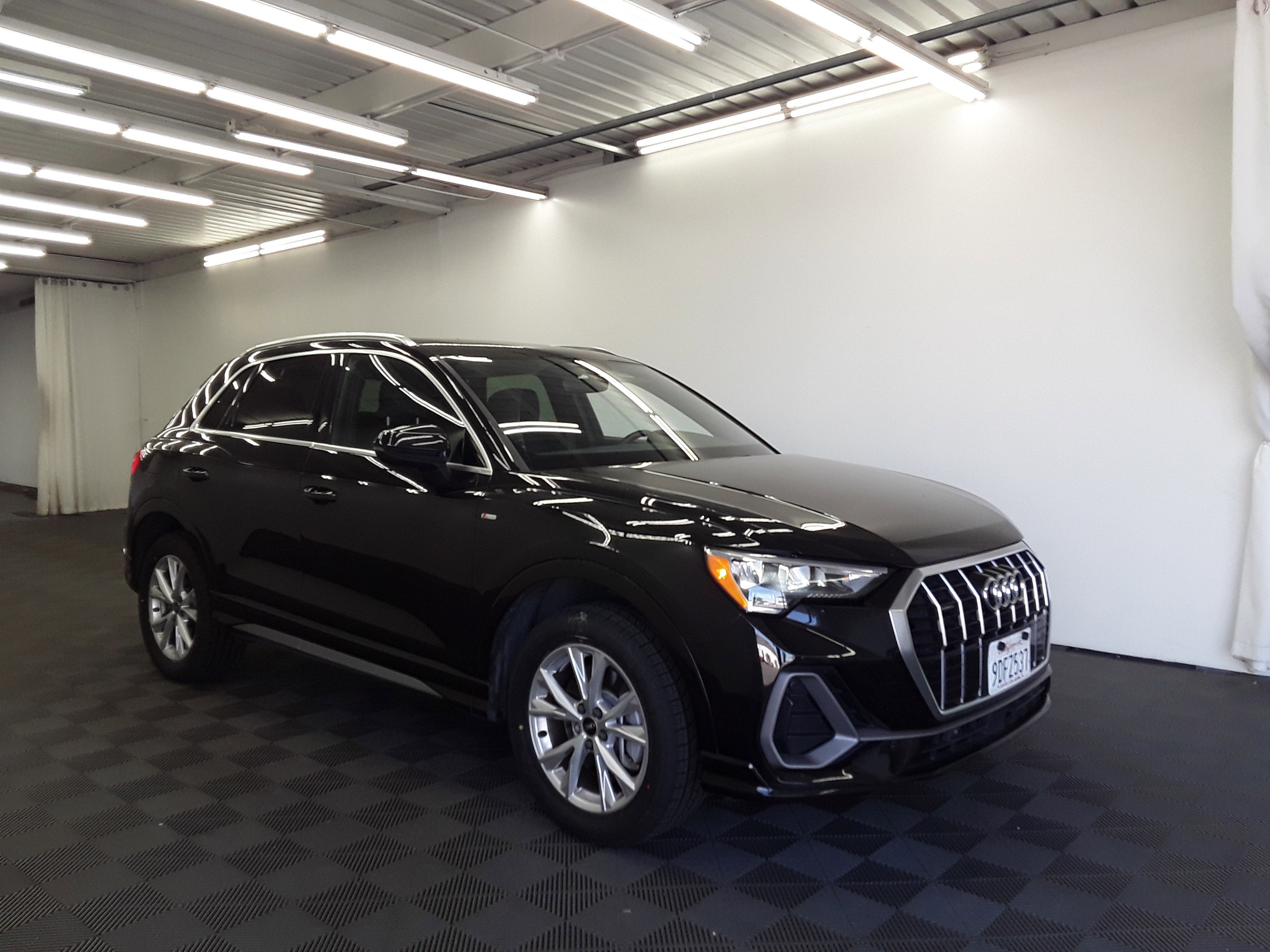 2022 Audi Q3 S line Premium 45 TFSI quattro