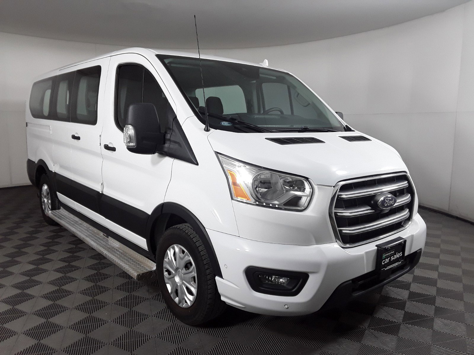 2020 Ford Transit Passenger Wagon T-150 130