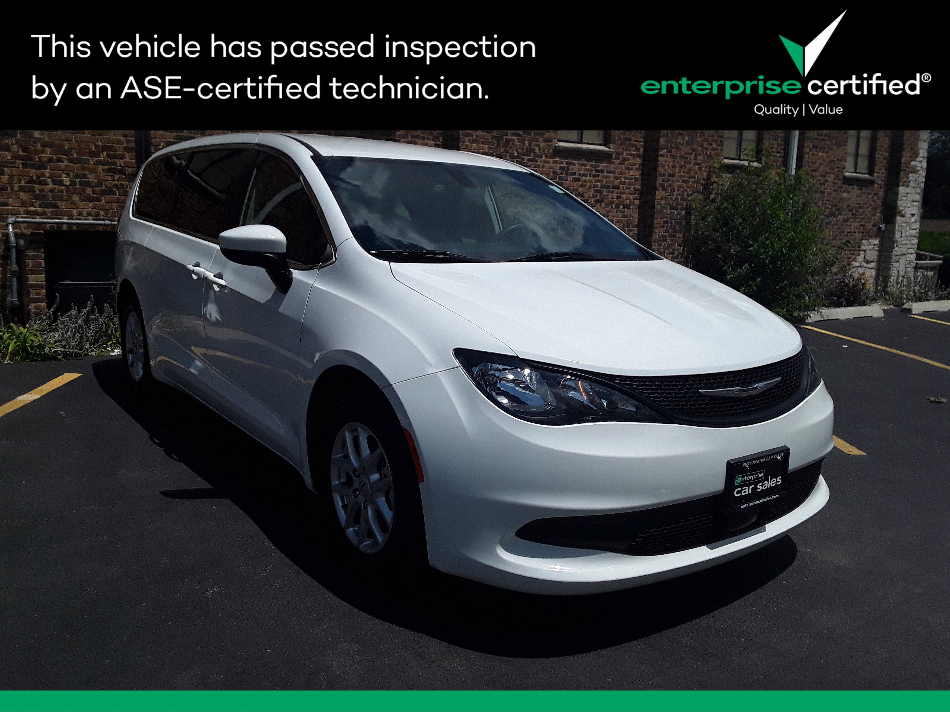 Used 2022 Chrysler Voyager LX FWD's photo