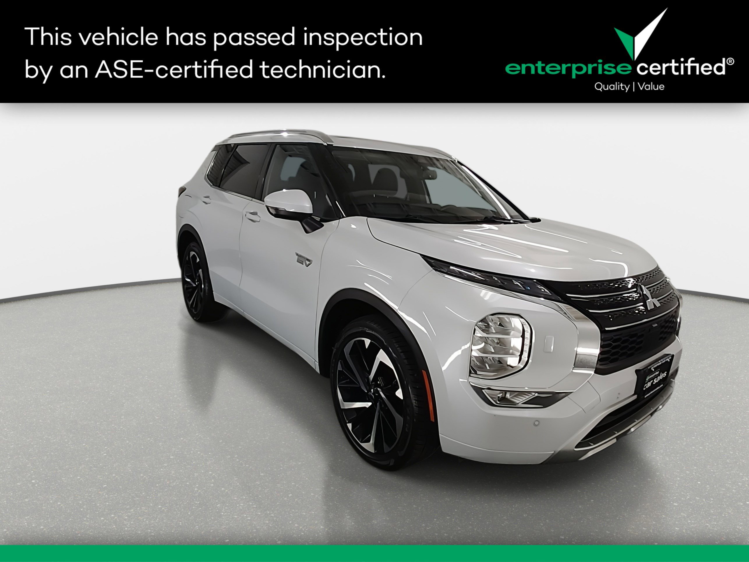 2024 Mitsubishi Outlander Plug-in Hybrid SEL's photo