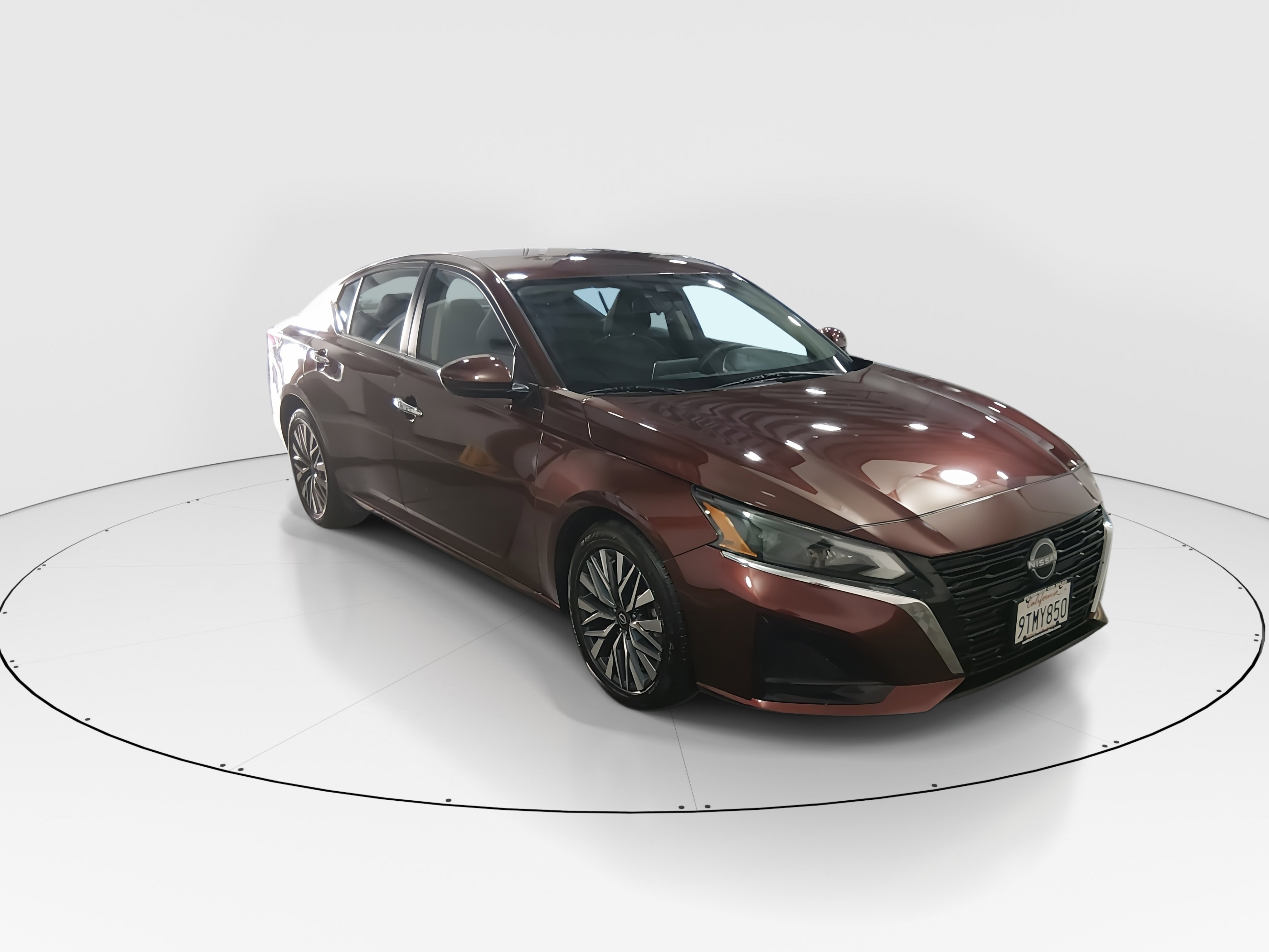 2023 Nissan Altima SV's photo
