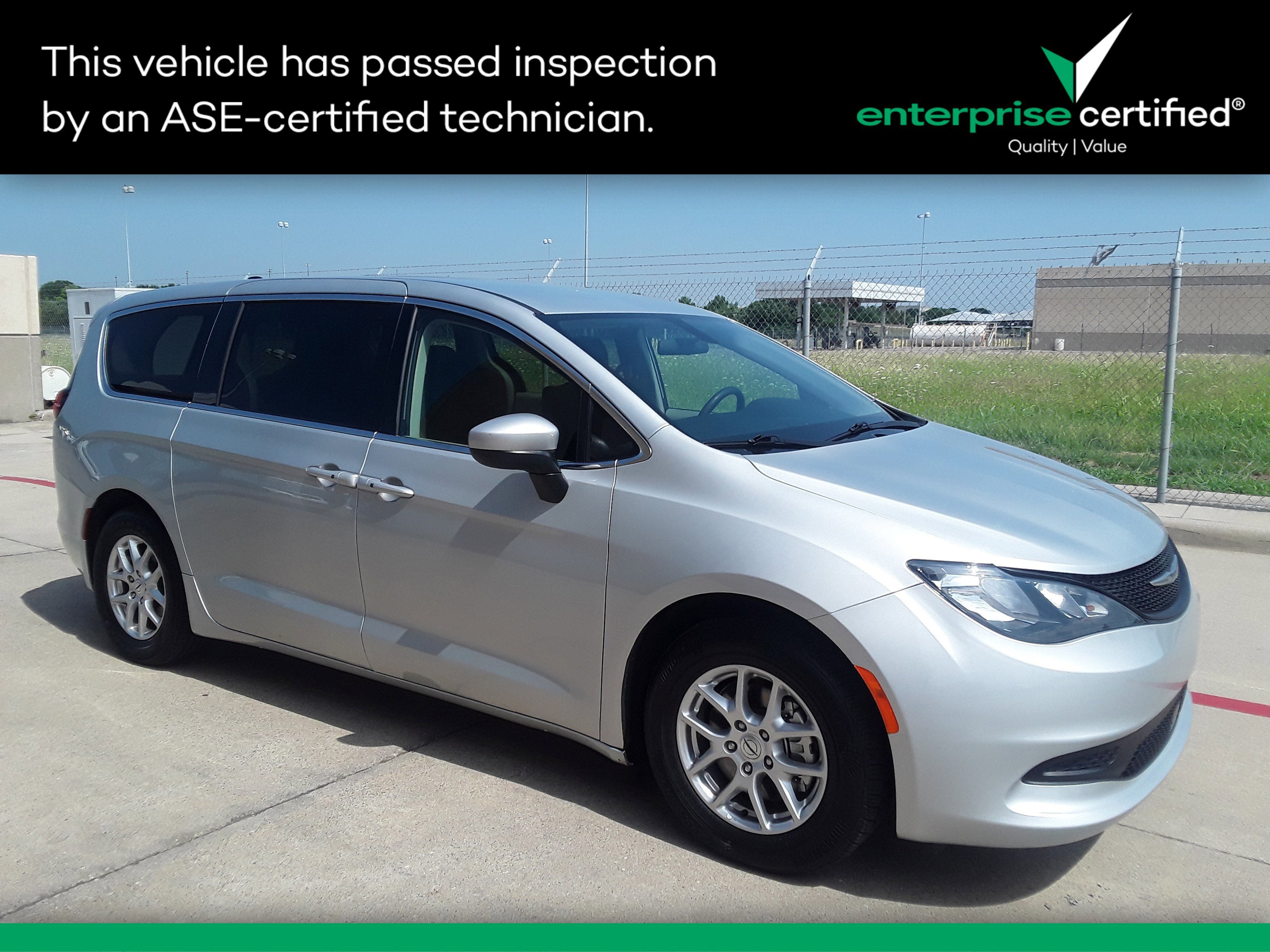 2022 Chrysler Voyager LX FWD