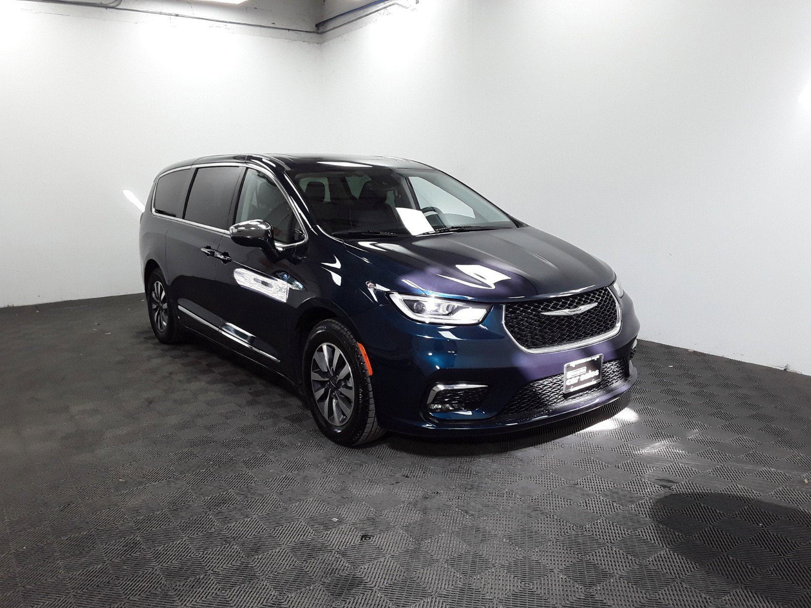 2022 Chrysler Pacifica Hybrid Limited FWD