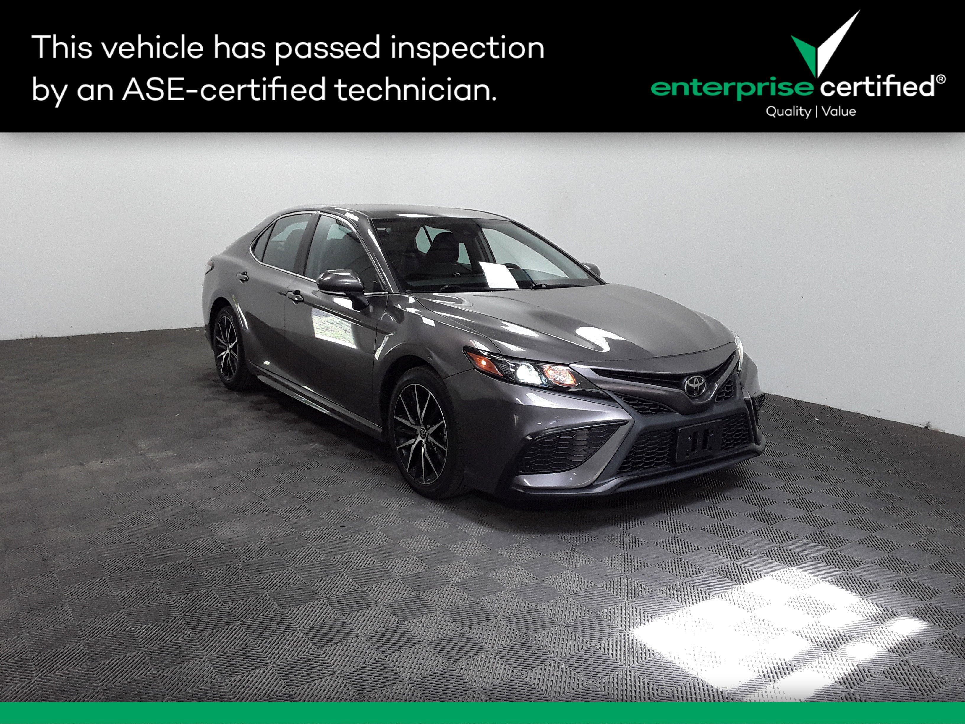 2022 Toyota Camry SE Auto