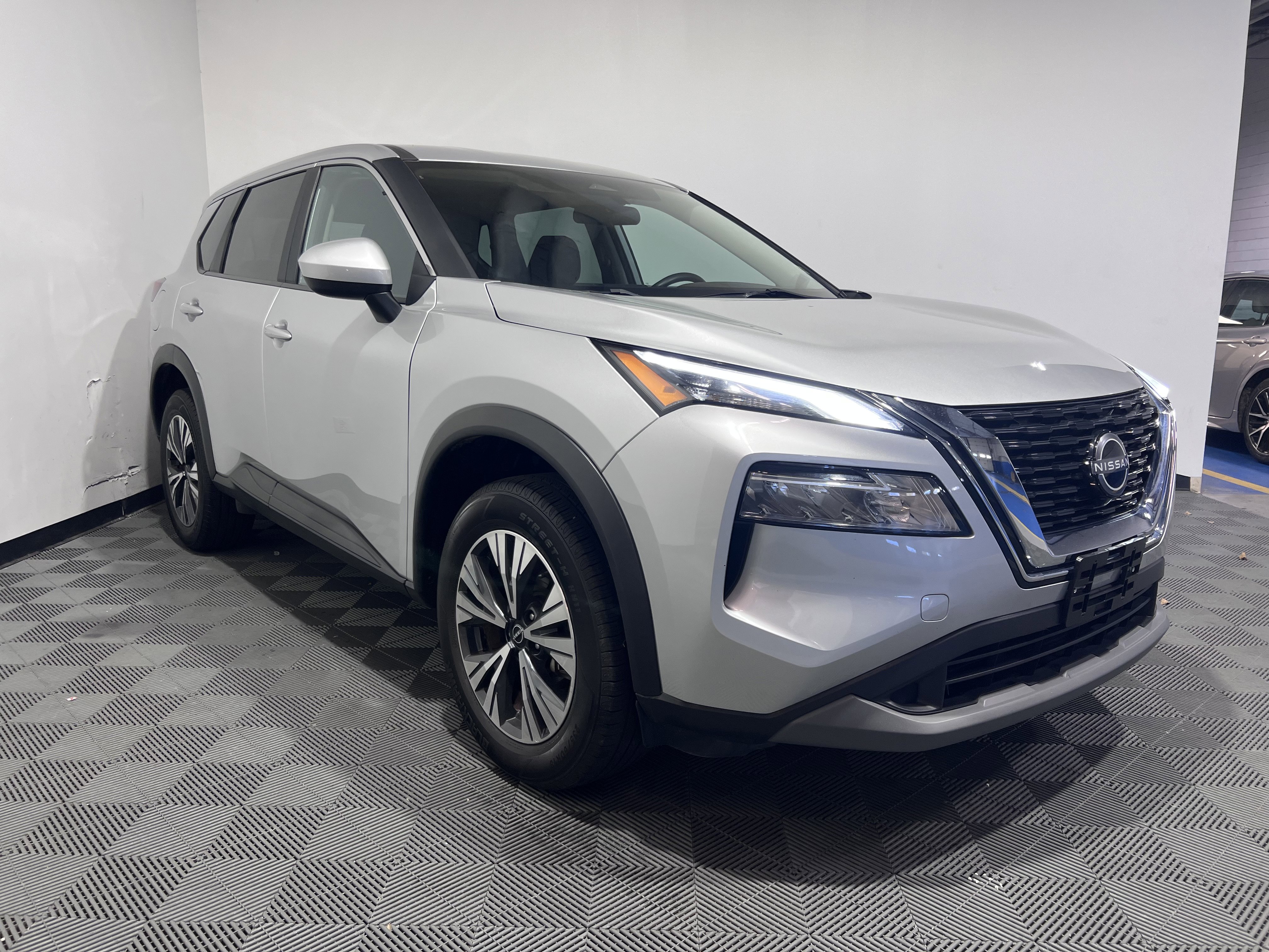 2023 Nissan Rogue FWD SV