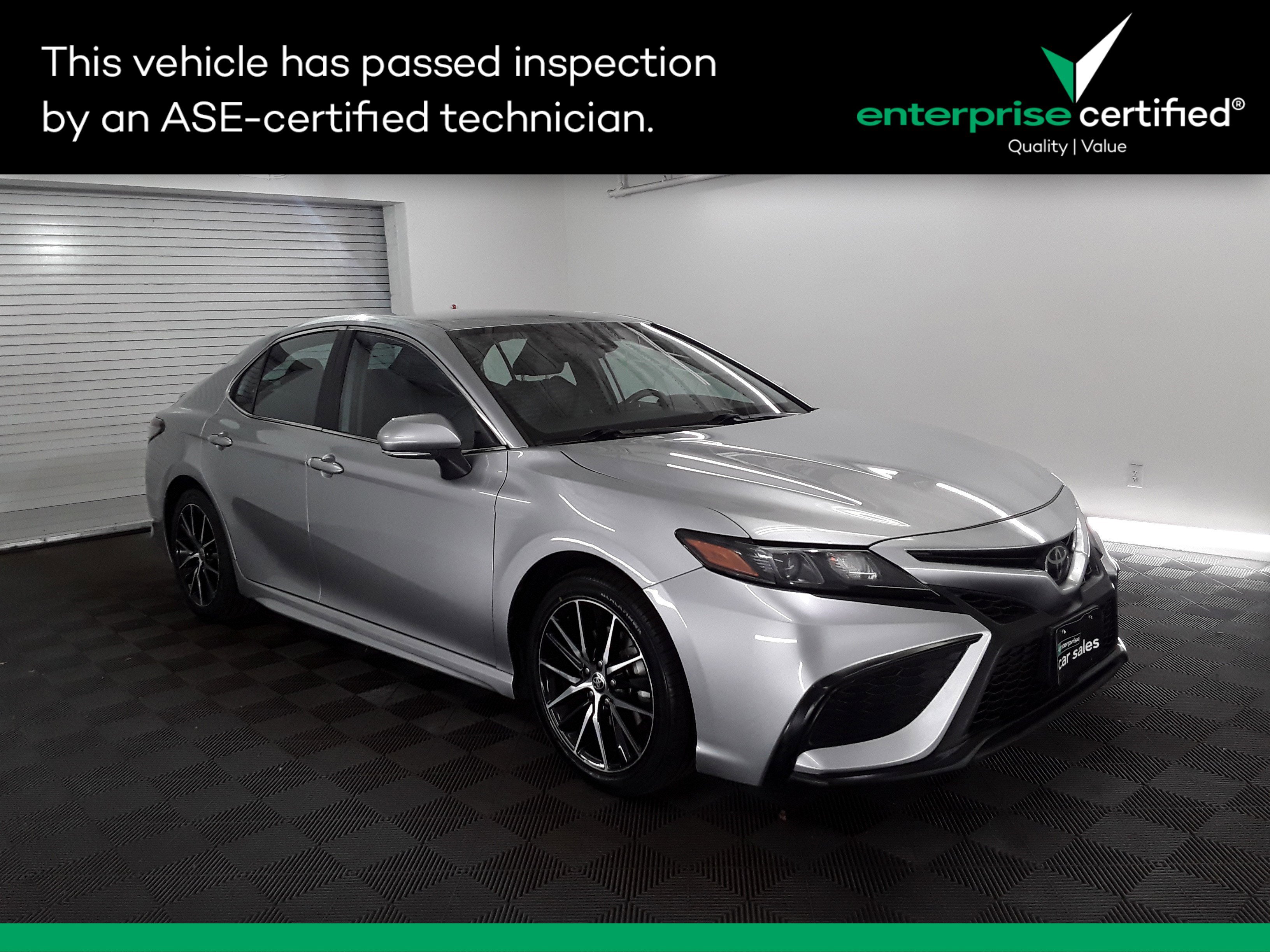 Used 2022 Toyota Camry SE Auto