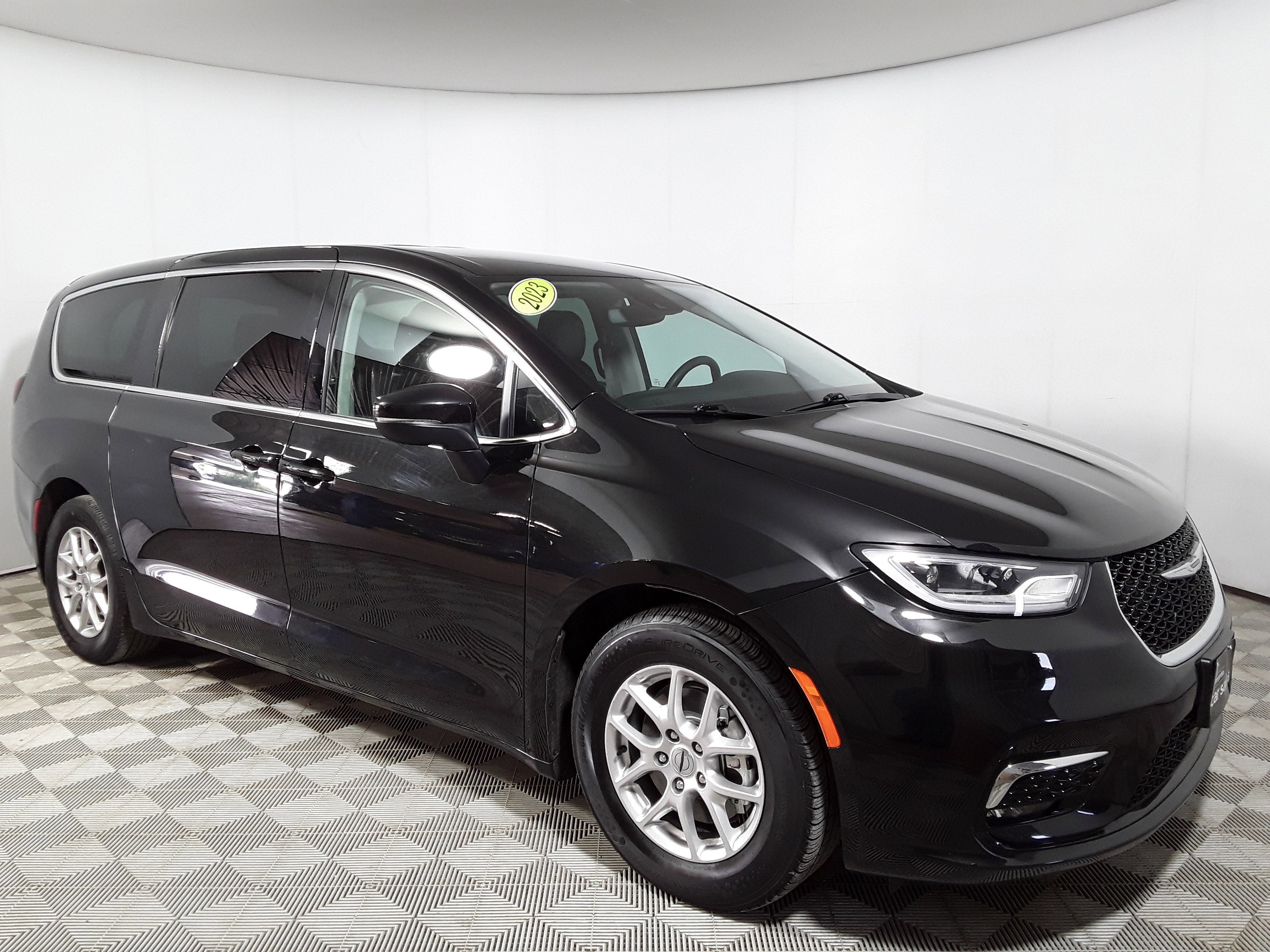 2023 Chrysler Pacifica Touring L FWD