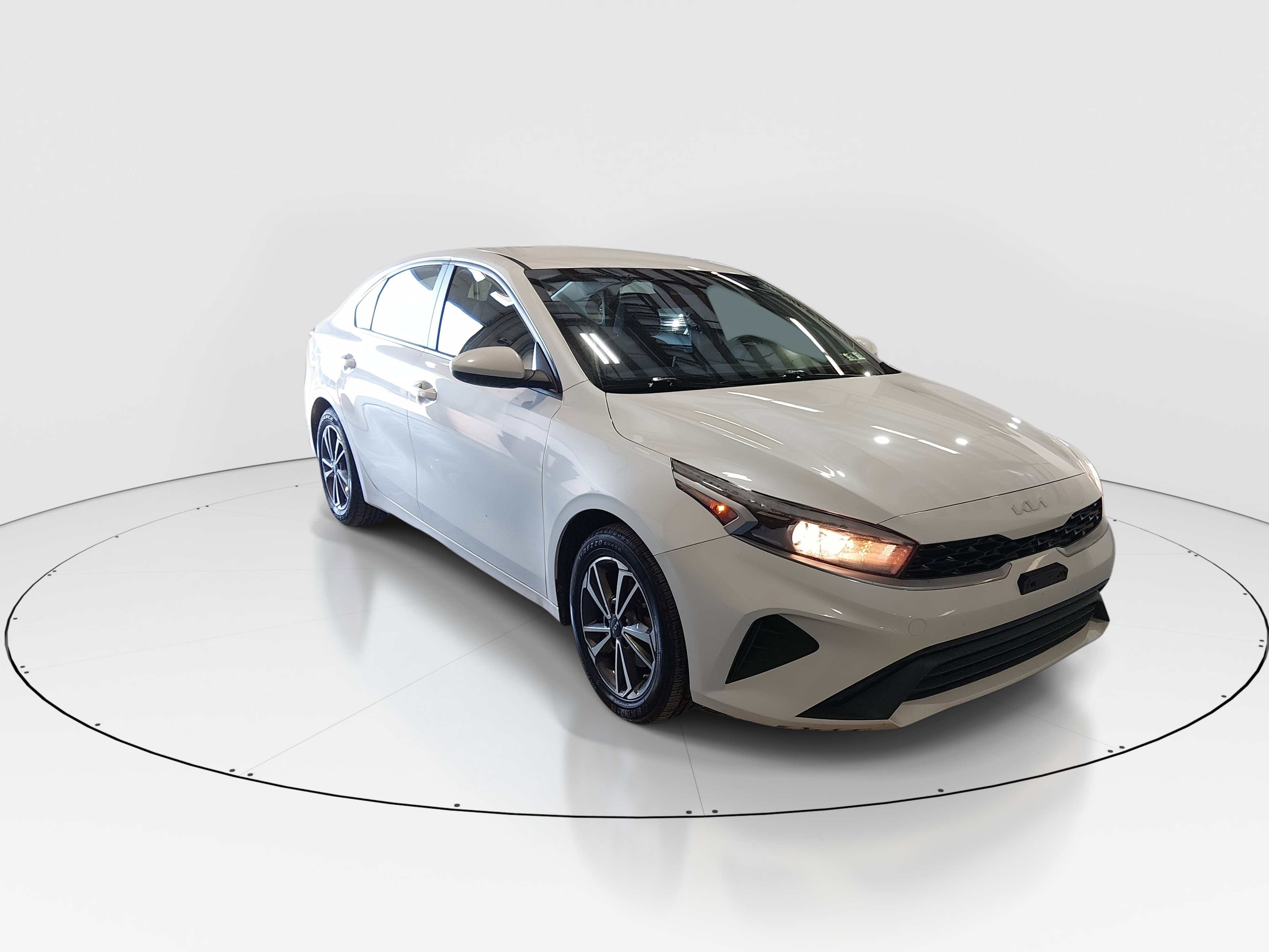 Used 2023 Kia Forte LXS IVT