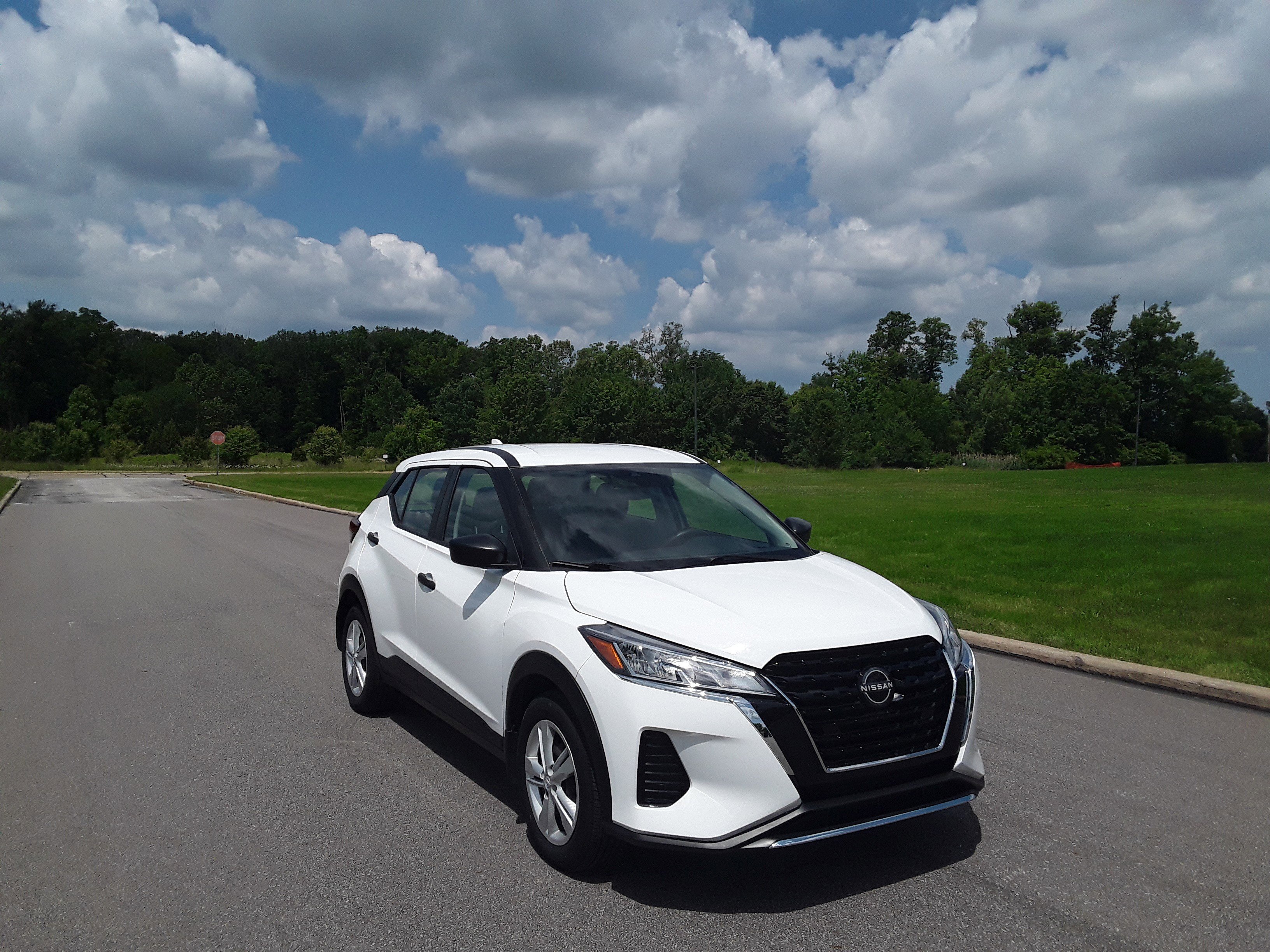 2023 Nissan Kicks S FWD