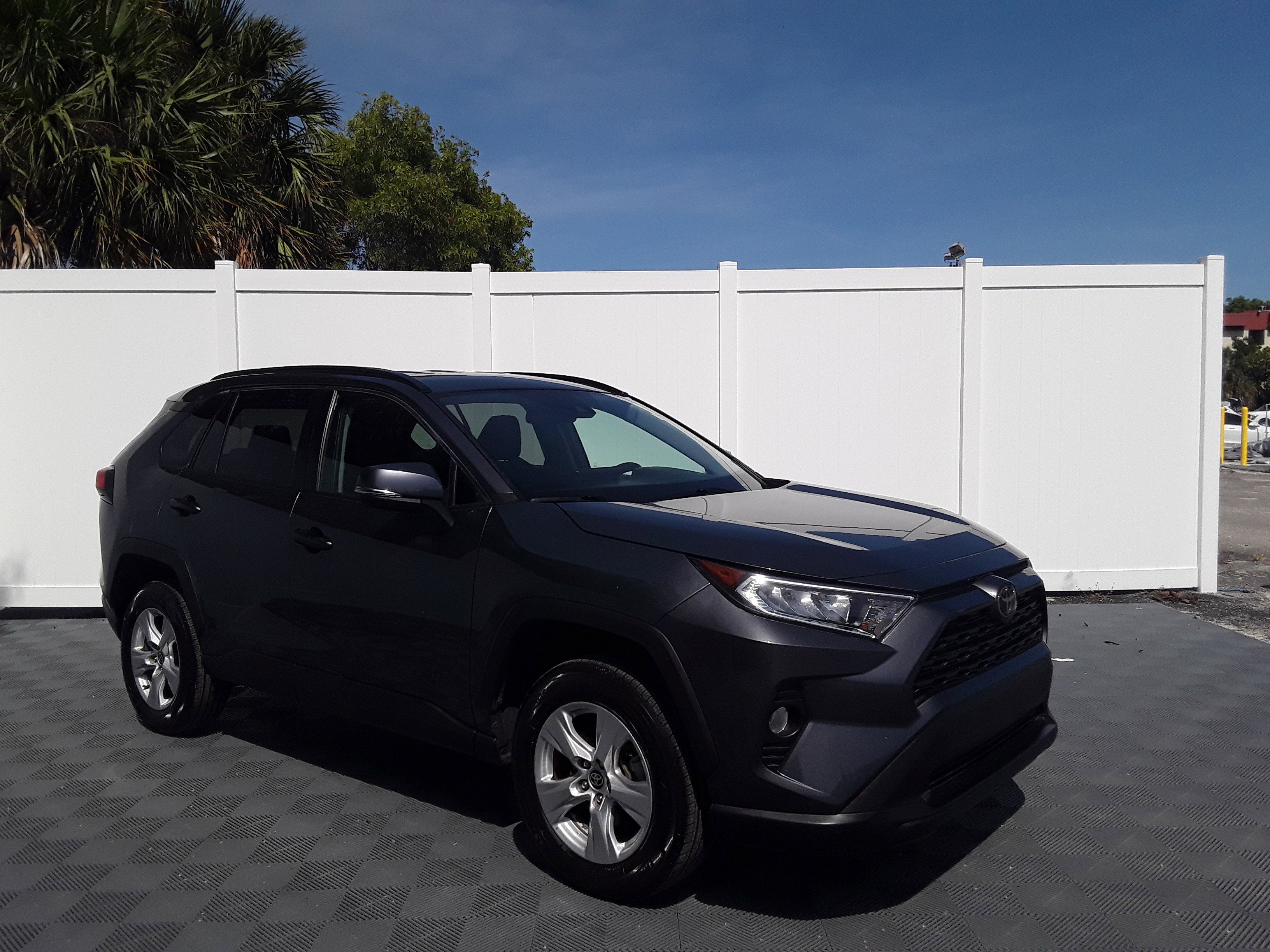 2021 Toyota RAV4 XLE FWD