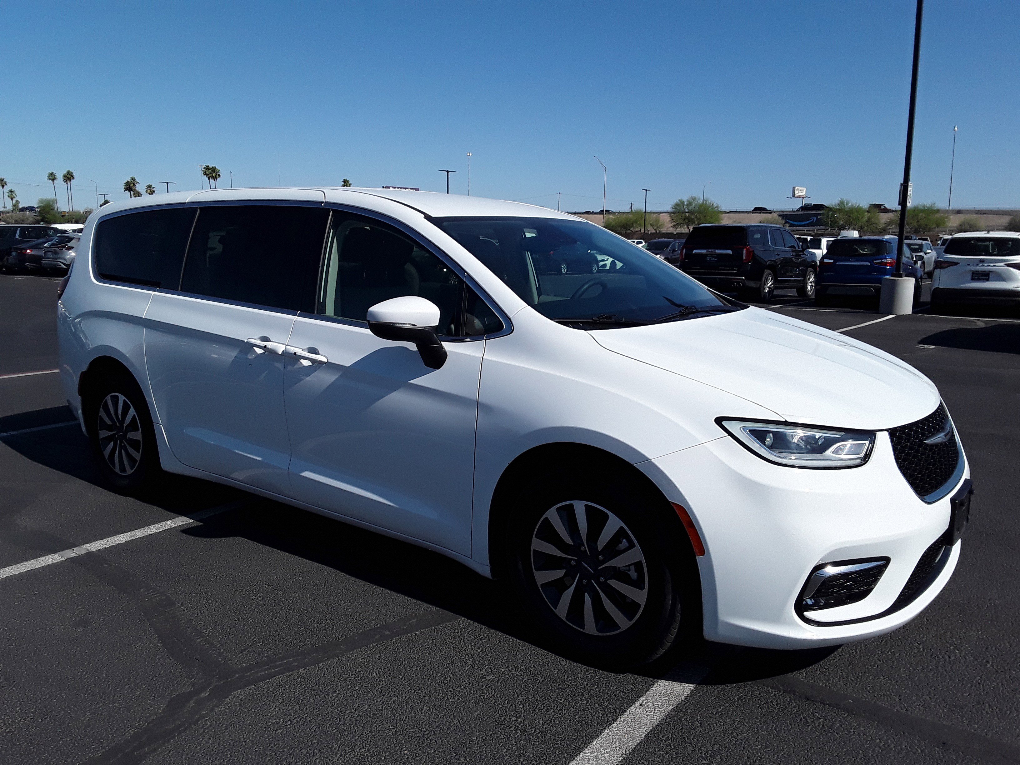 2023 Chrysler Pacifica Hybrid Touring L FWD
