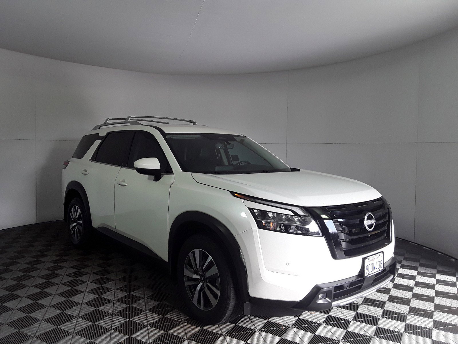 2023 Nissan Pathfinder SL 2WD