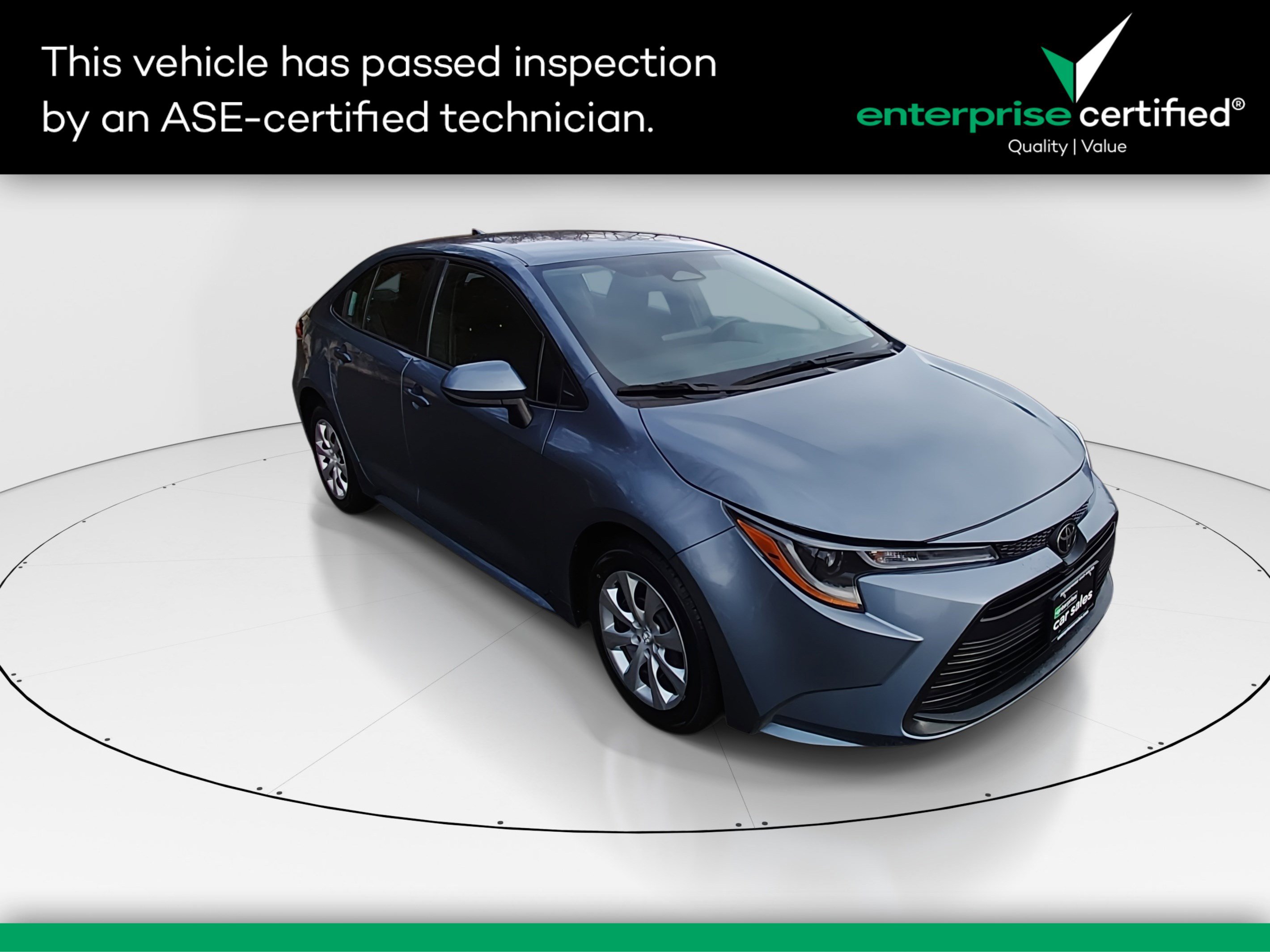 2024 Toyota Corolla LE's photo